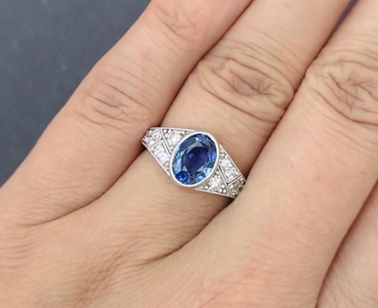 Women's or Men's 2.54 Ct Sapphire Diamond Cocktail Ring 14k White Gold Oval Shape For Sale