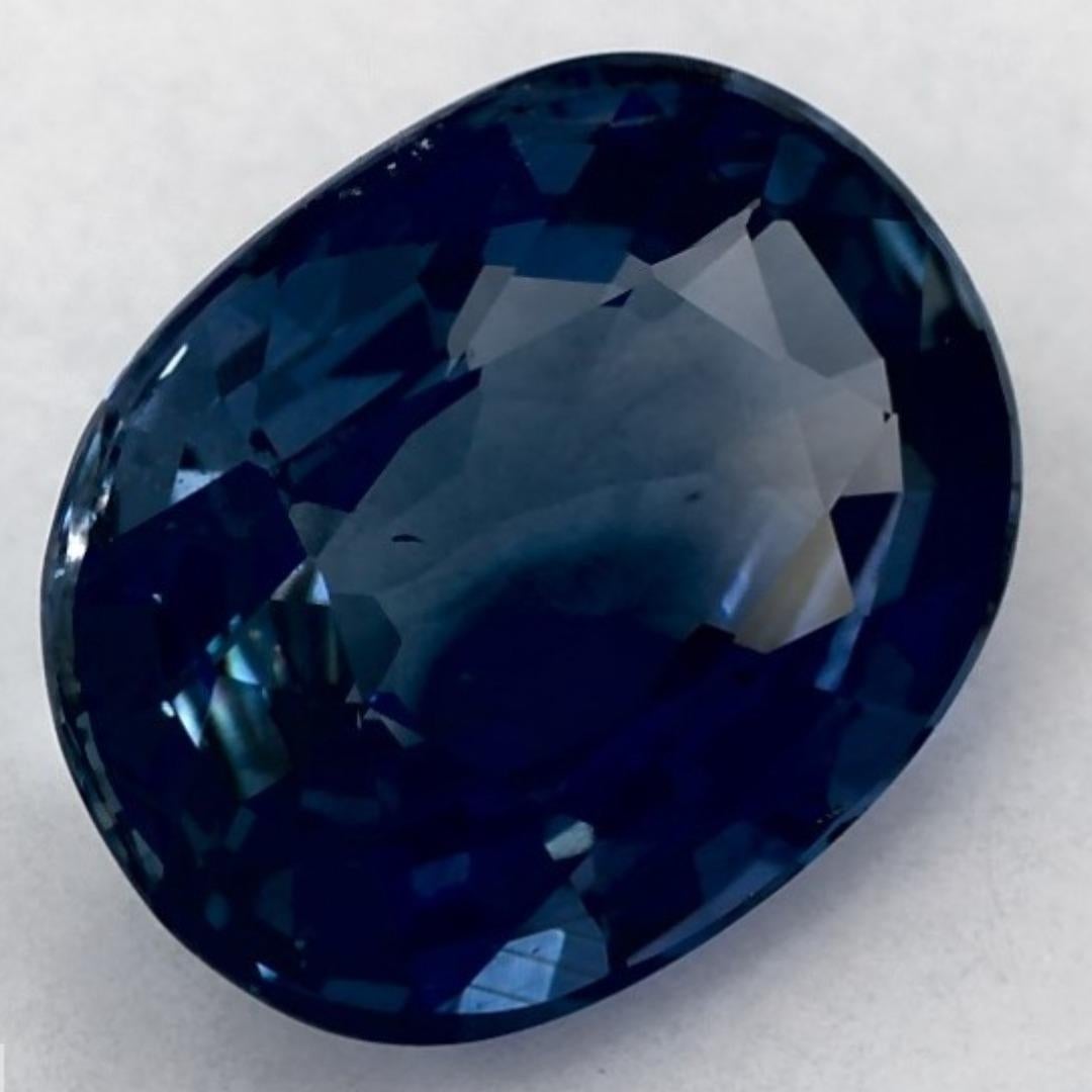 Taille ovale Saphir bleu 2,53 carats taille ovale, pierre précieuse non sertie en vente