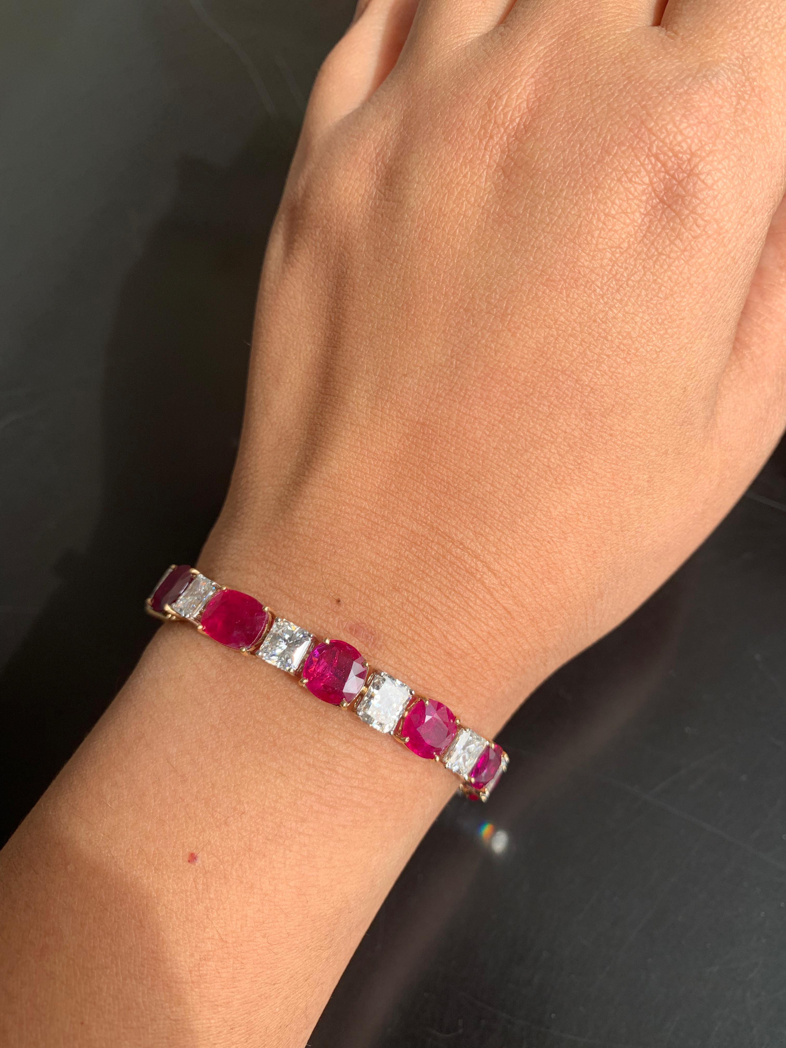 Bracelet en or blanc 18 carats avec rubis et diamants de Birmanie No Heat de 25,49 carats Neuf - En vente à Bangkok, TH
