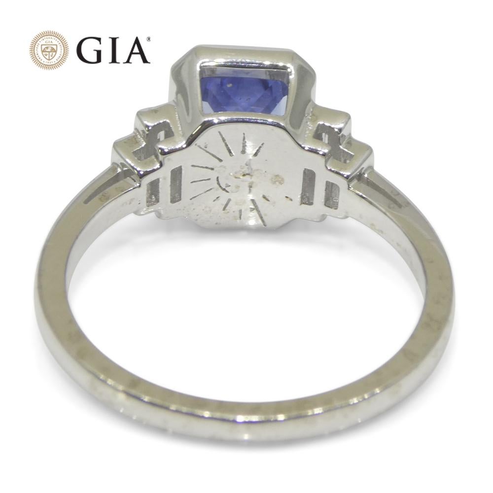 Bague en or blanc 18 carats sertie d'un saphir bleu 2,54 carats et de diamants, certifié GIA, Sri Lank en vente 3