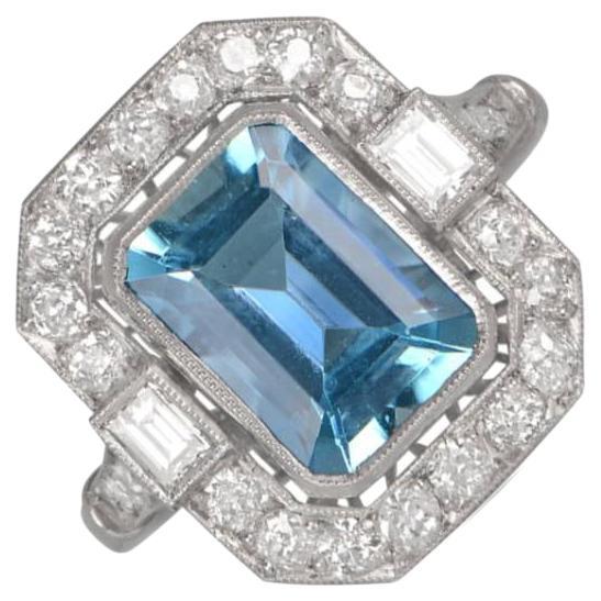 2.54 Karat Aquamarin im Smaragdschliff Verlobungsring, Diamant-Halo, Platin 