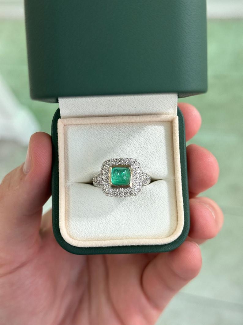 Donna Anello con smeraldo cabochon e diamanti da 2,54tcw 14K - Design raro in vendita