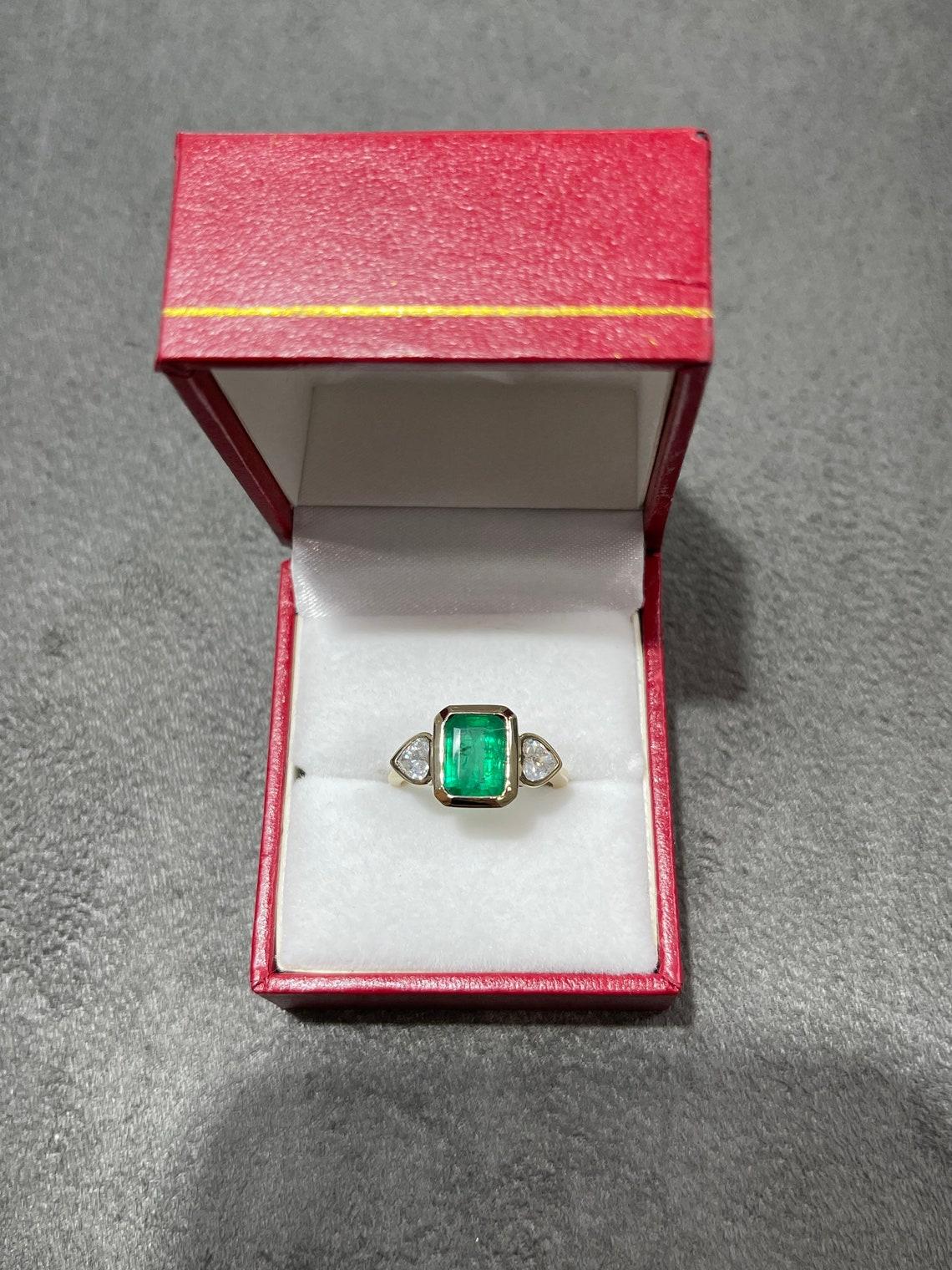 Modern Classic 2.54tcw Bezel Three Stone Emerald-Emerald Cut & Heart Diamond 14K Ring For Sale