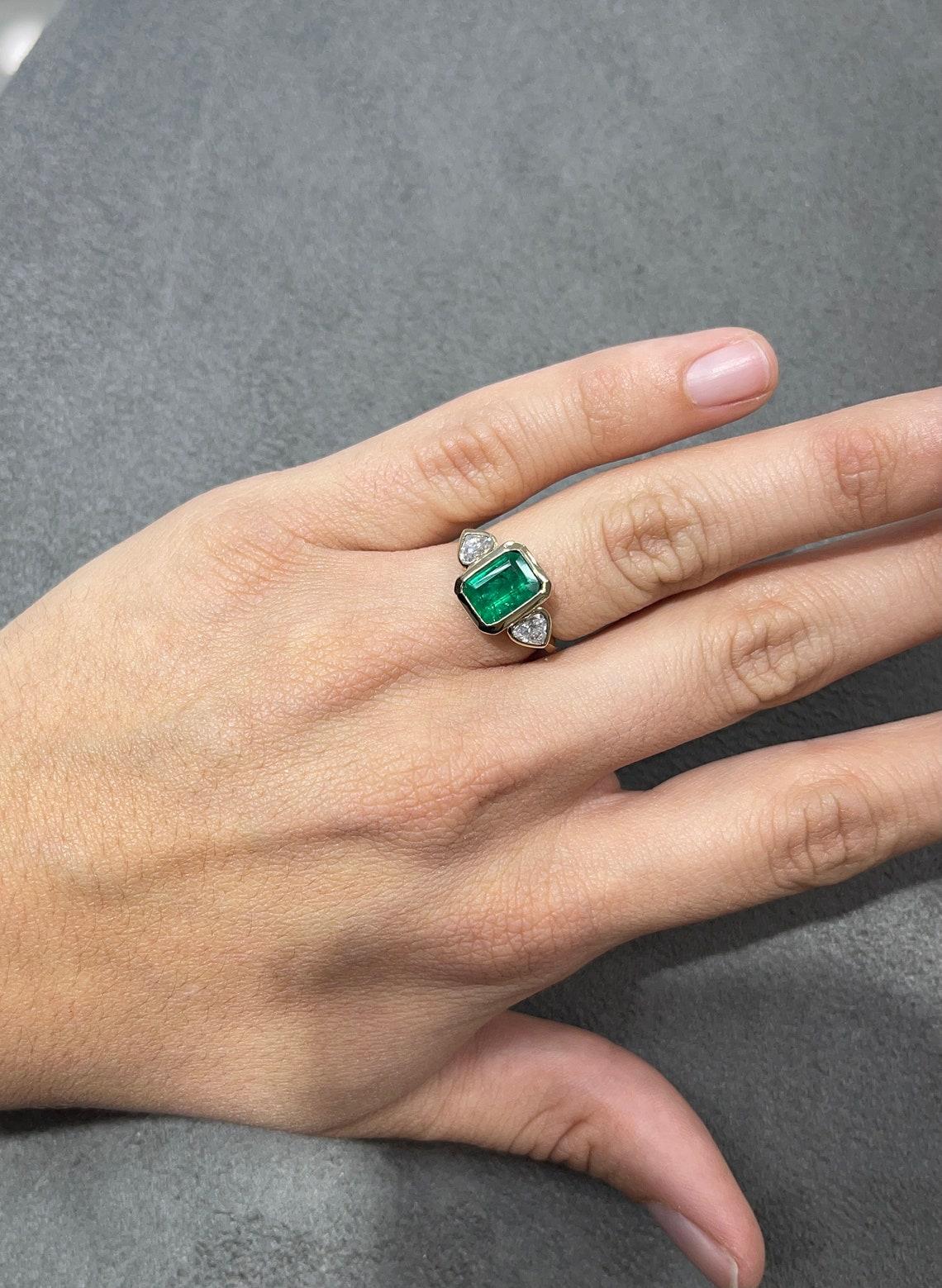Classic 2.54tcw Bezel Three Stone Emerald-Emerald Cut & Heart Diamond 14K Ring For Sale 1