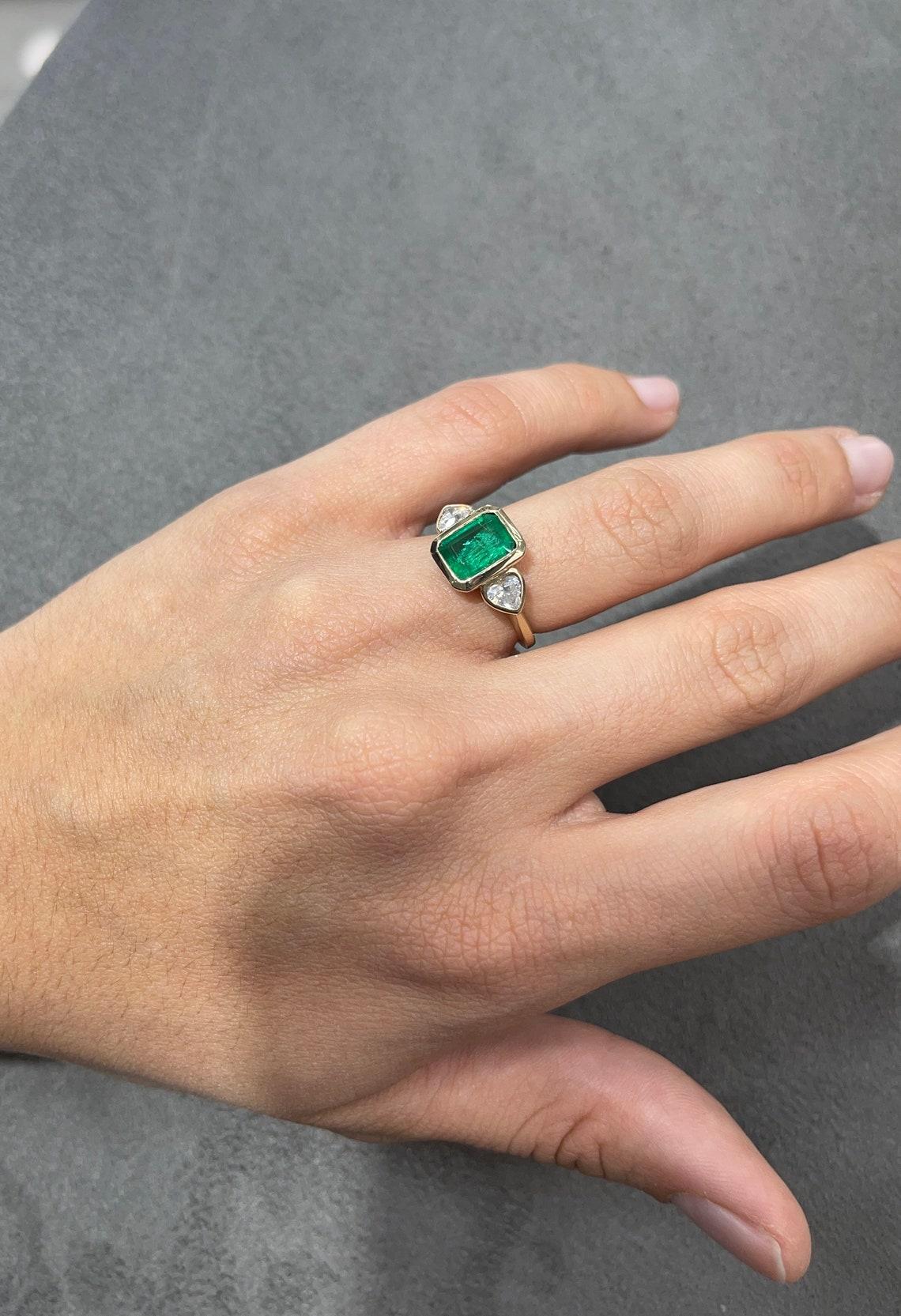 Classic 2.54tcw Bezel Three Stone Emerald-Emerald Cut & Heart Diamond 14K Ring For Sale 2