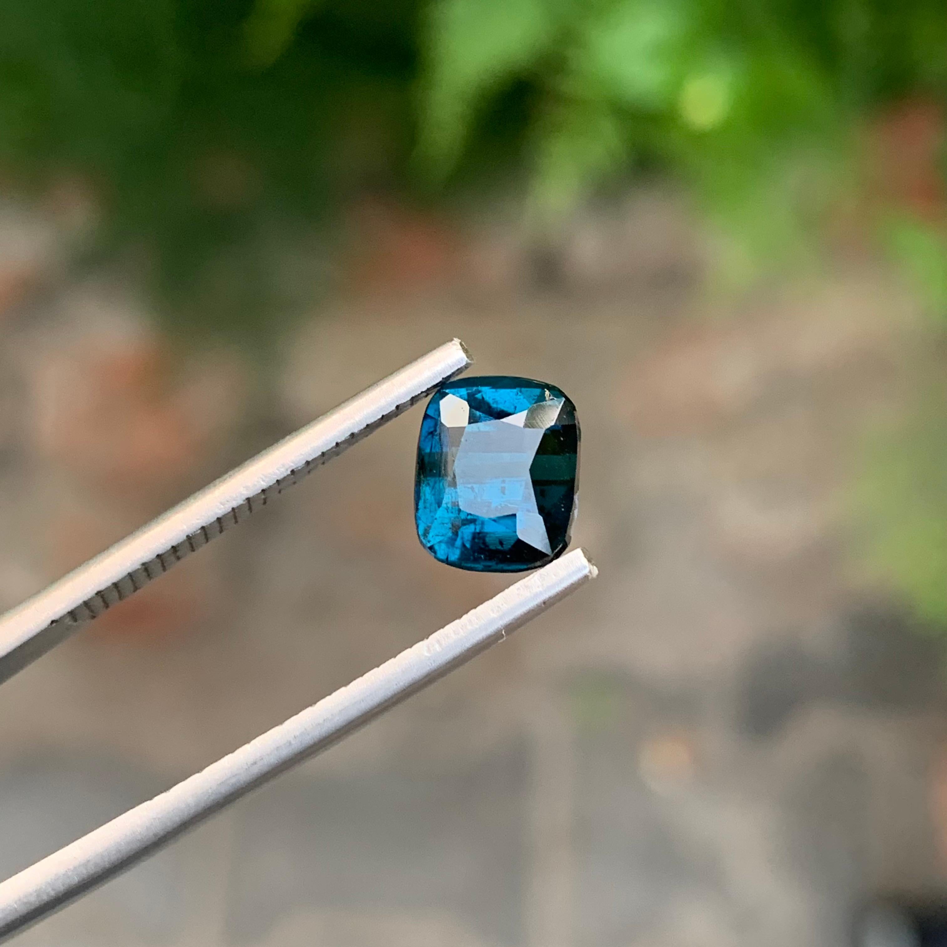 2,55 Carati Adorabile gemma naturale sciolta a forma di cuscino di tormalina blu inchiostro per anello in vendita 2