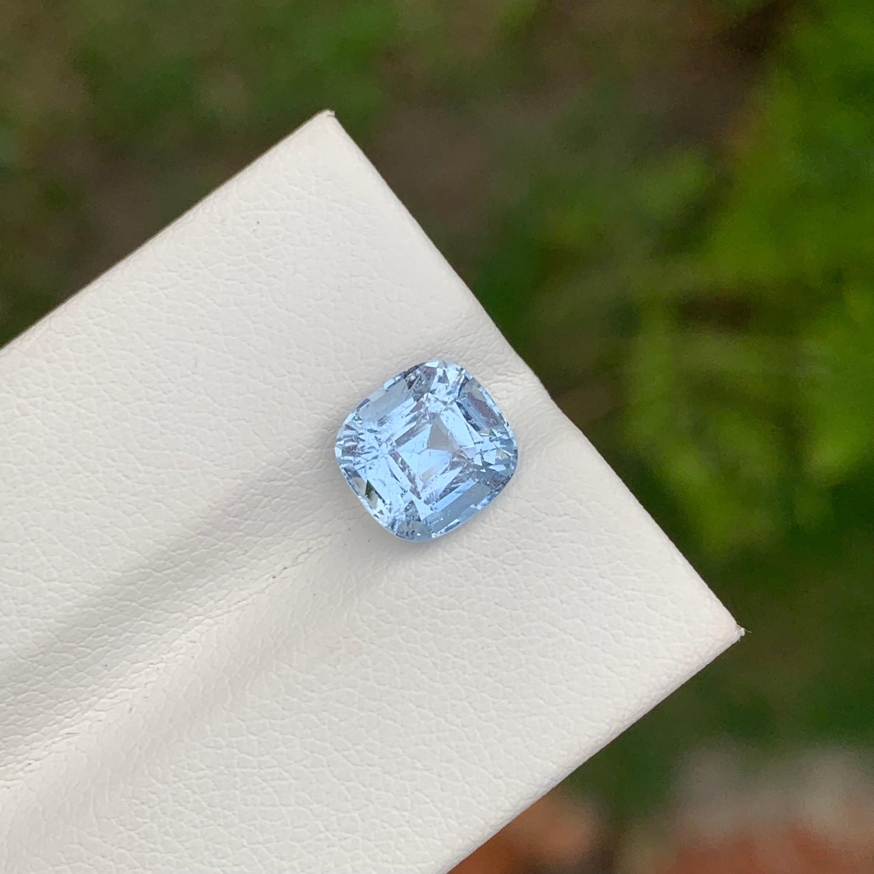 Goshenite sfaccettata
Peso: 2,55 carati
Dimensioni: 8,2 x 7,9 x 6,1 Mm
Origine: Pakistan
Forma: Cuscino
Colore: Azzurro
Certificato; Su richiesta del cliente
.
La goshenite, una gemma affascinante e incontaminata, appartiene alla famiglia dei