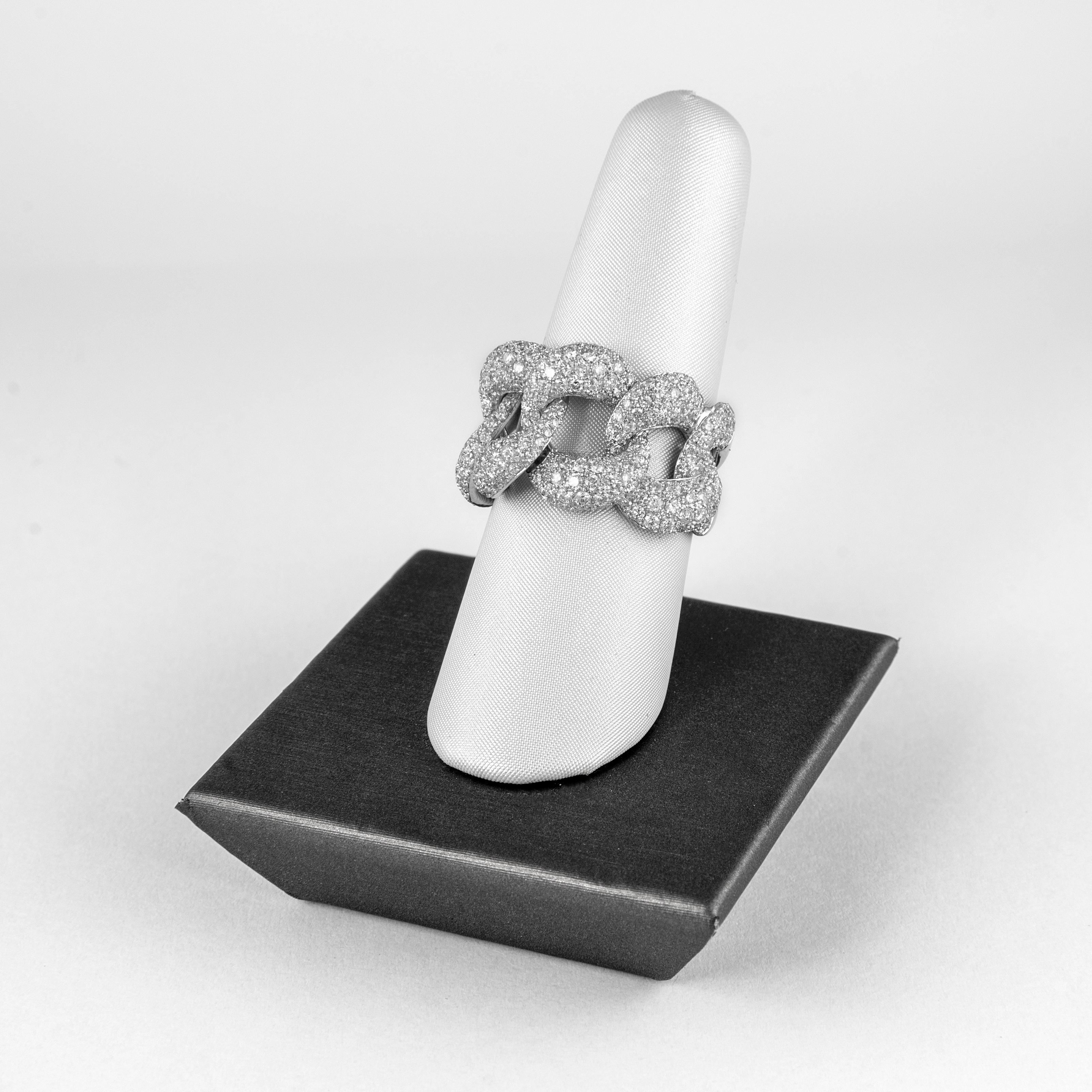 Alexander 2.55 Carat Cuban Link Ring 18 Karat White Gold Pavé Set In New Condition In BEVERLY HILLS, CA