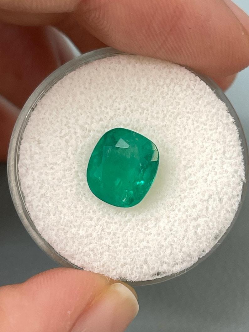 Esmeralda colombiana verde intenso de 2,55 quilates - 9x8 Gema auténtica talla cojín Mayo Corte cojín en venta