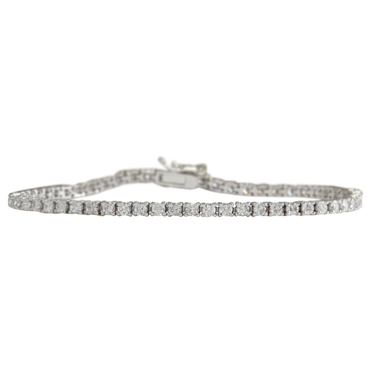 2.55 Carat Natural Diamond Tennis Bracelet In 14 Karat White Gold  In New Condition For Sale In Los Angeles, CA