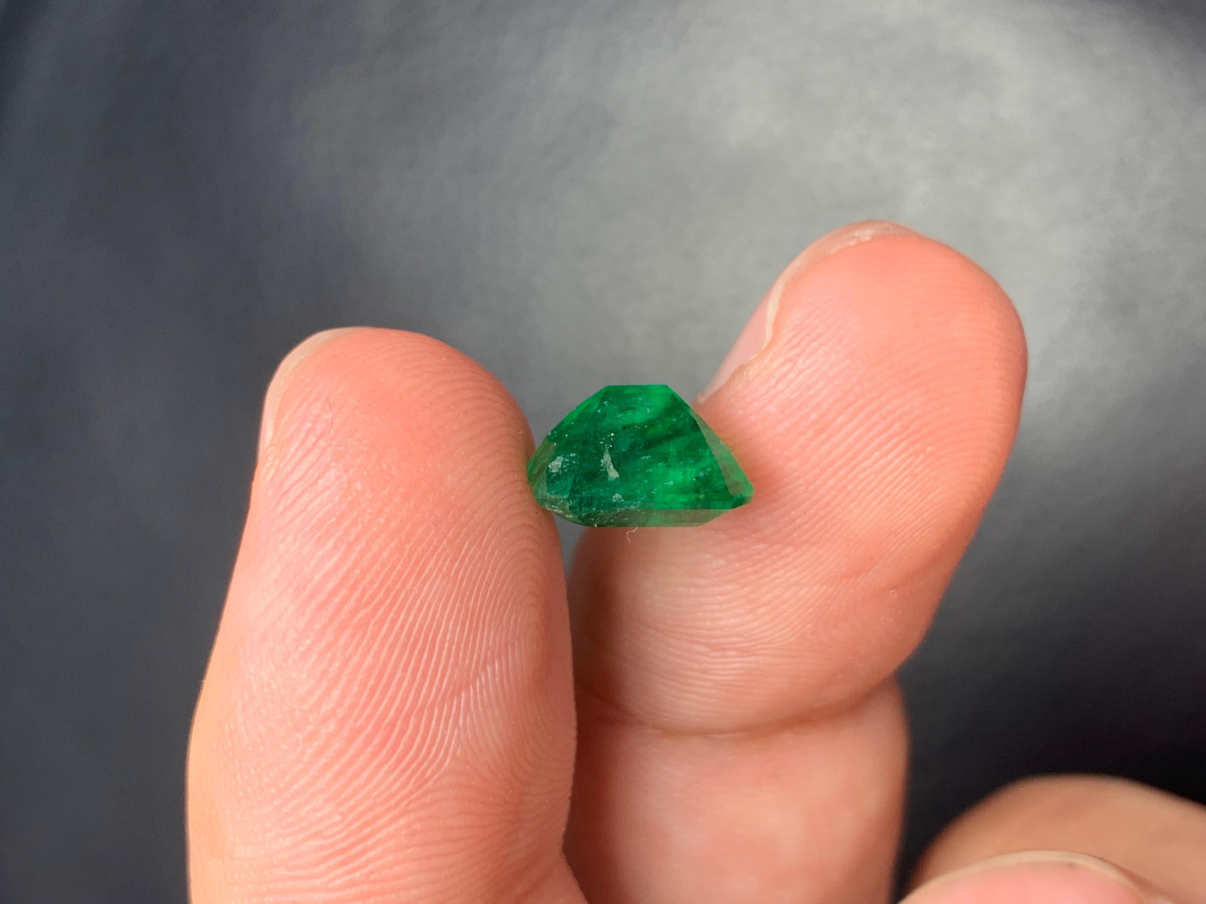 2.55 Carat Natural Loose Emerald Gemstone From Swat, Pakistan In New Condition For Sale In Peshawar, PK