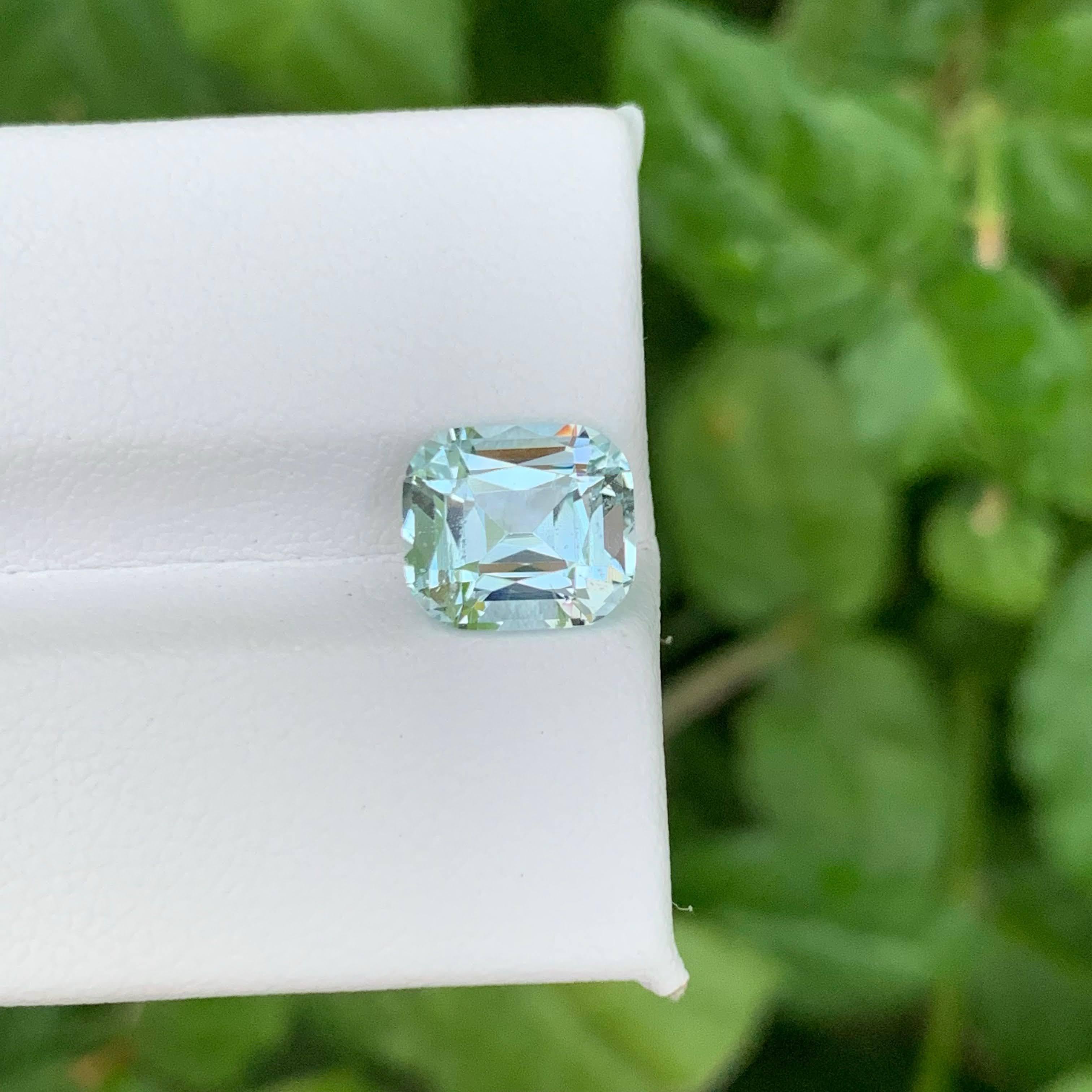 2.55 carati di acquamarina azzurra naturale sfusa, taglio a cuscino, gemma pakistana in vendita 4