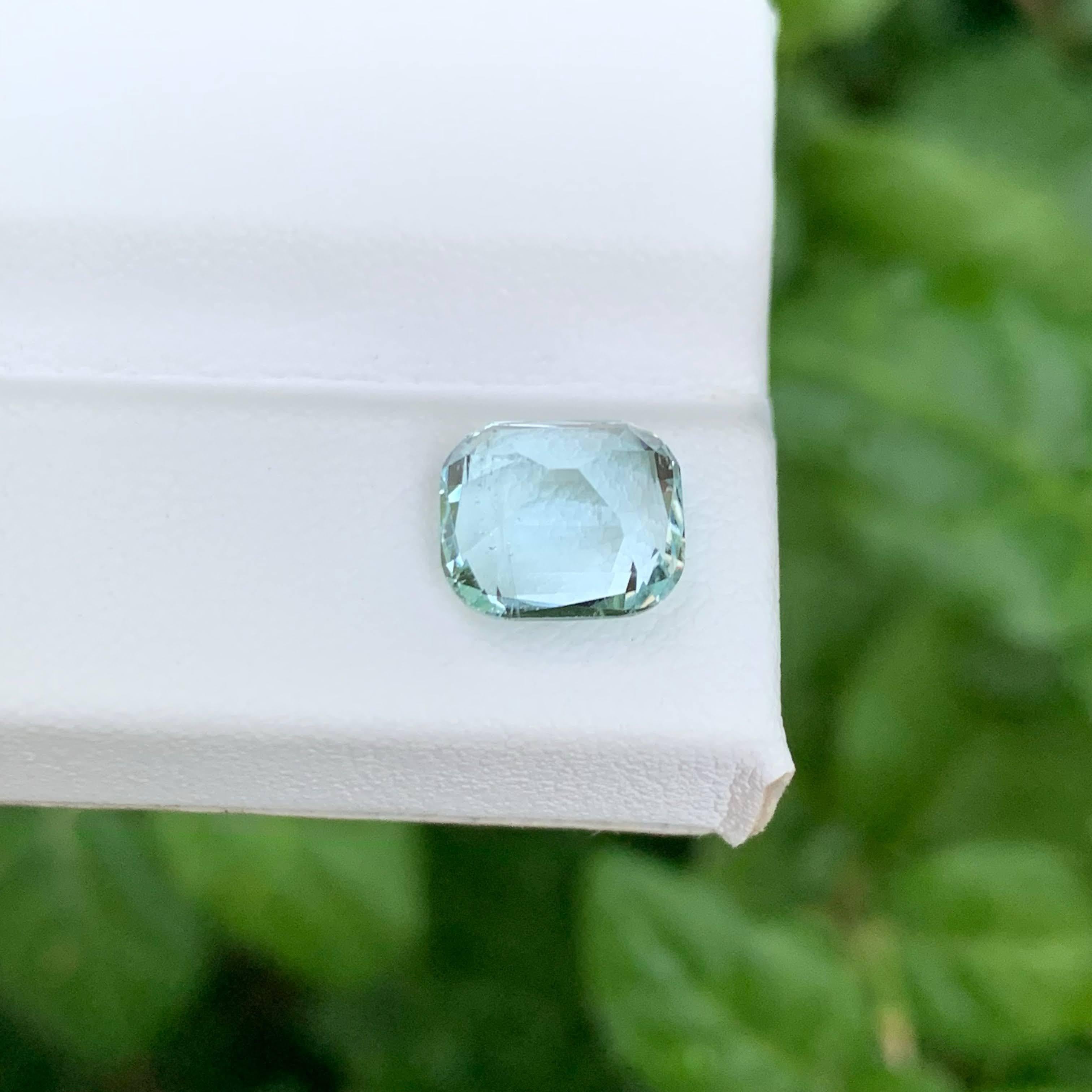 2.55 carati di acquamarina azzurra naturale sfusa, taglio a cuscino, gemma pakistana in vendita 1