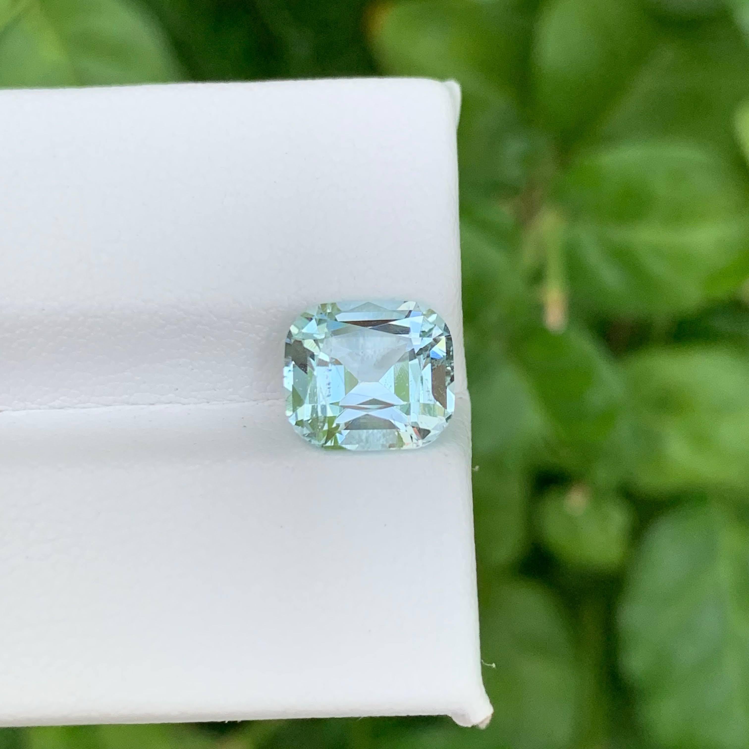 2.55 carati di acquamarina azzurra naturale sfusa, taglio a cuscino, gemma pakistana in vendita 3