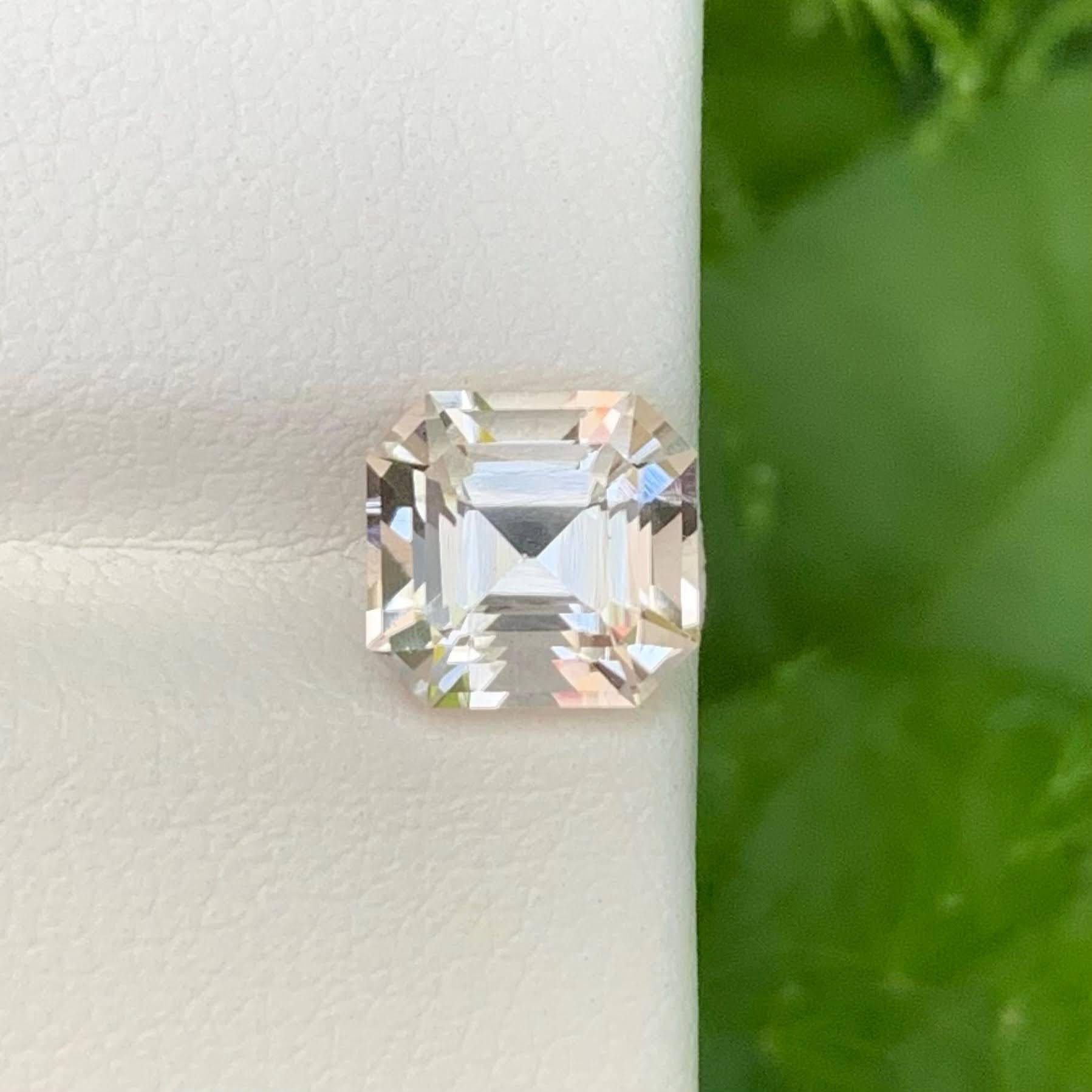 Peso 2,55 carati 
Dimensioni 7,6x7,3x5,8 mm
Trattamento Nessuno
Origine Pakistan 
Pulizia degli occhi di chiarezza 
Taglia forma Asscher 





Questo Topazio d'oro chiaro naturale sfuso da 2,55 carati è una gemma radiosa ammirata per la sua calda