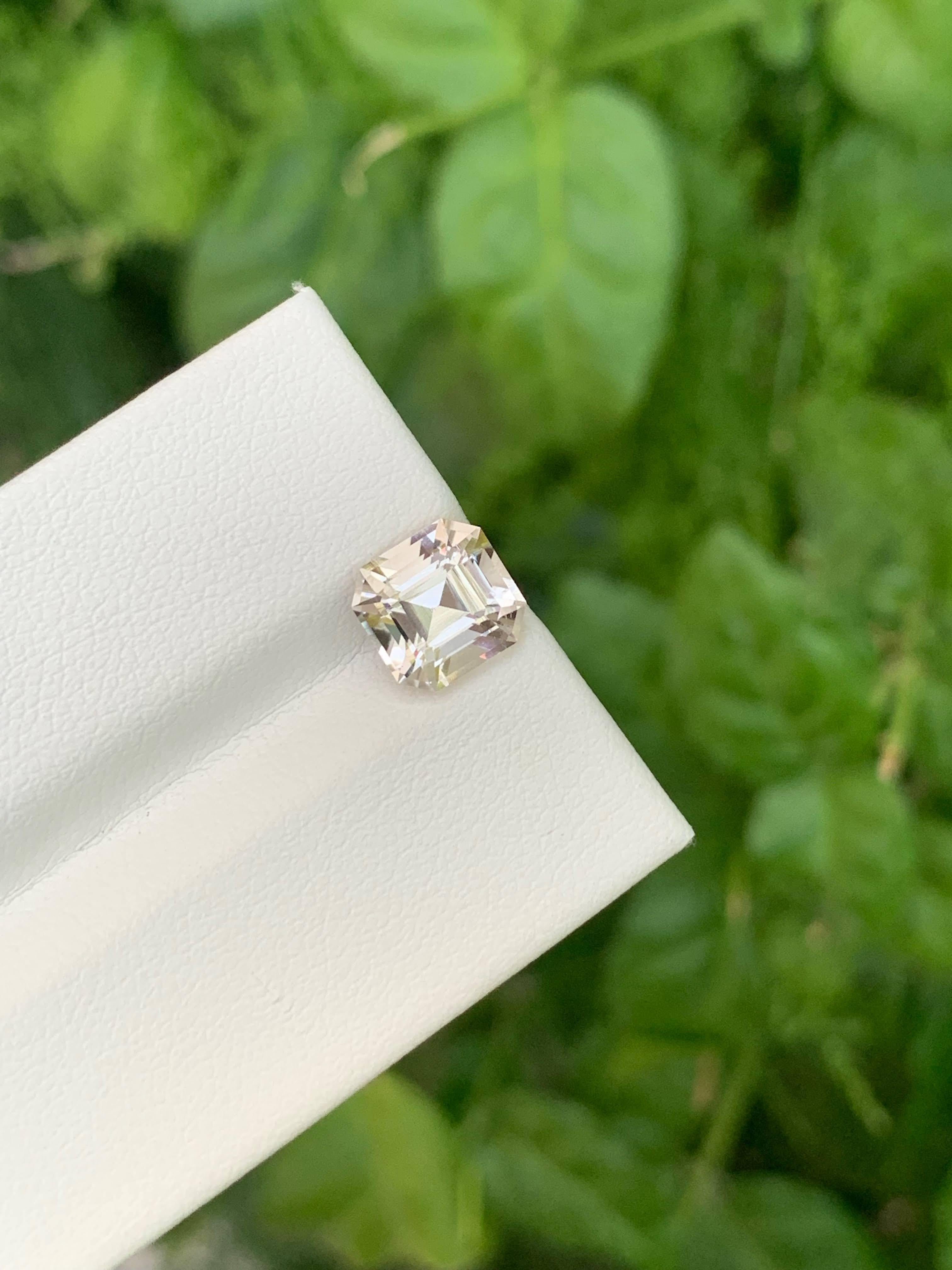 Taglio Asscher 2.55 Carati Nature sciolti Topazio d'oro chiaro Pietra pakistana a taglio Asscher in vendita