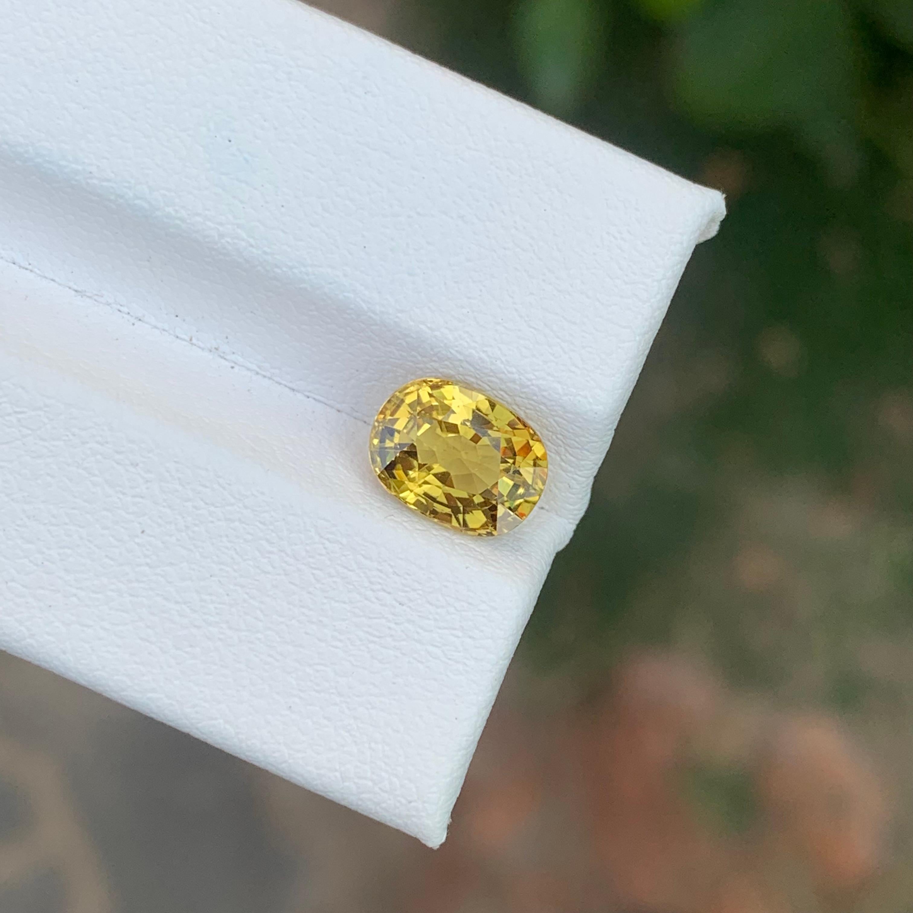 2.55 Carat Natural Loose Mali Garnet Oval Shape Gemstone (Arts and Crafts) im Angebot