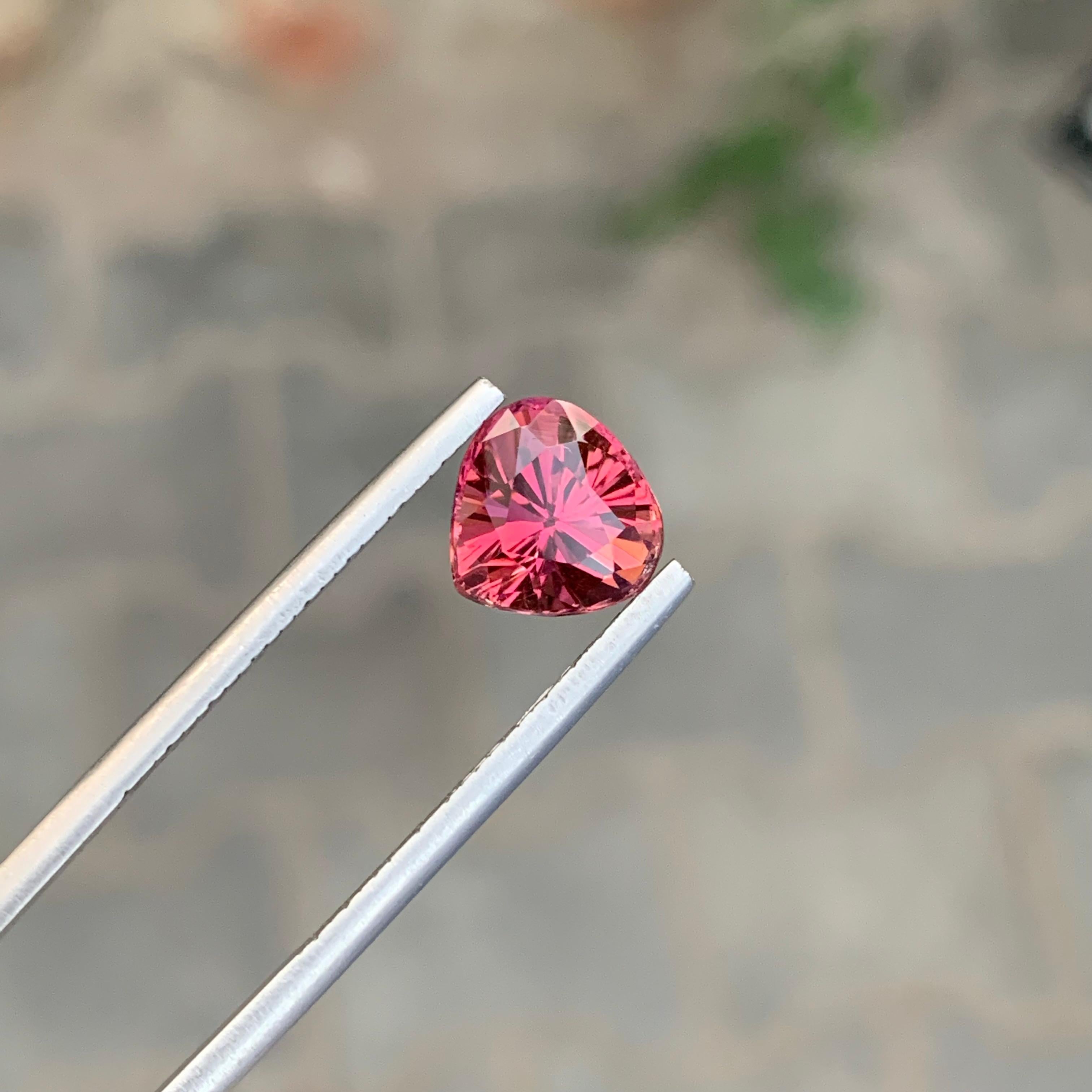 2.55 Carat Natural Loose Peachy Pink Tourmaline Pear Shape Gemstone (pierre précieuse en forme de poire) en vente 5