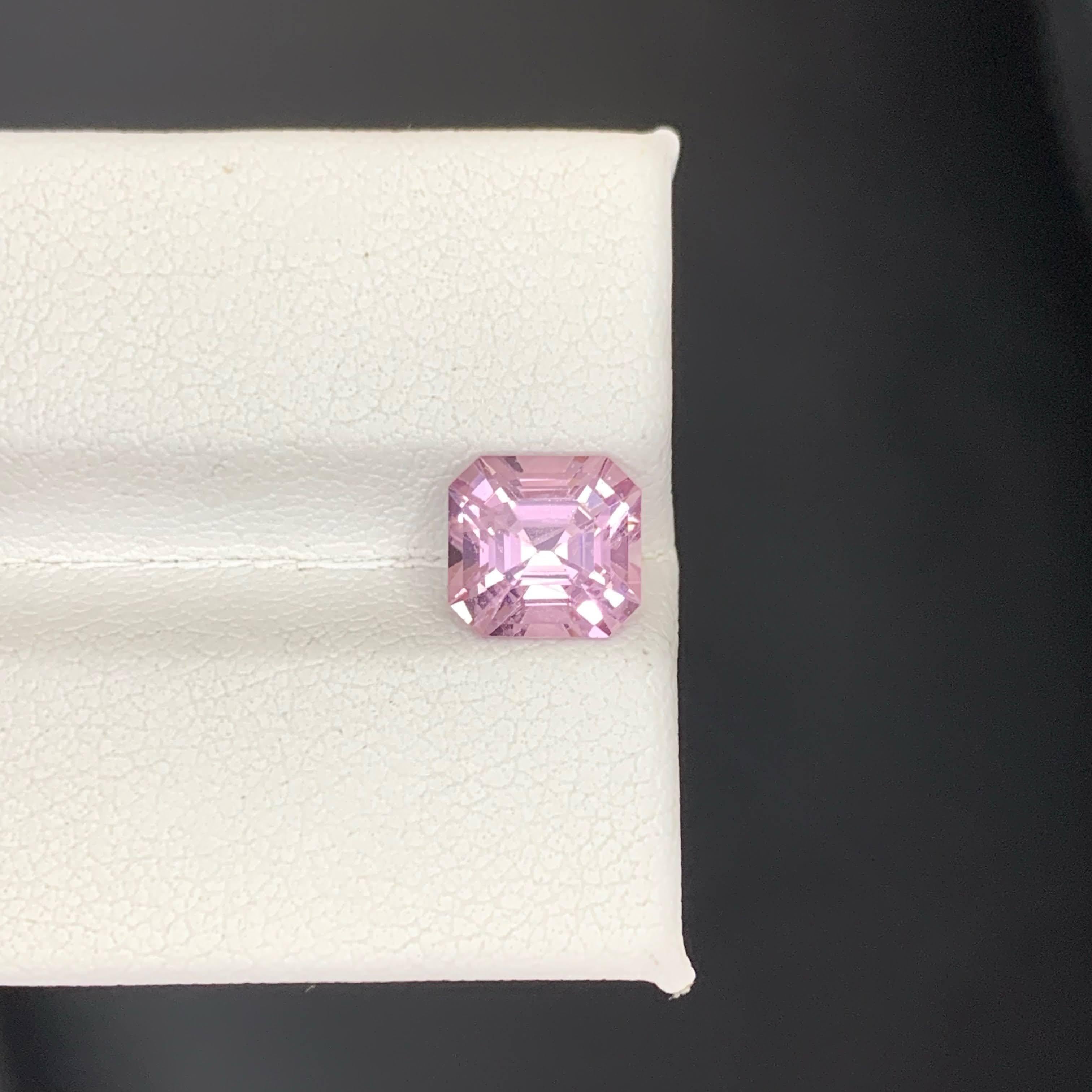 2.55 Karat Natürlicher Loser Rosa Spinell Stein Kissenschliff Tansanischer Edelstein (Moderne) im Angebot