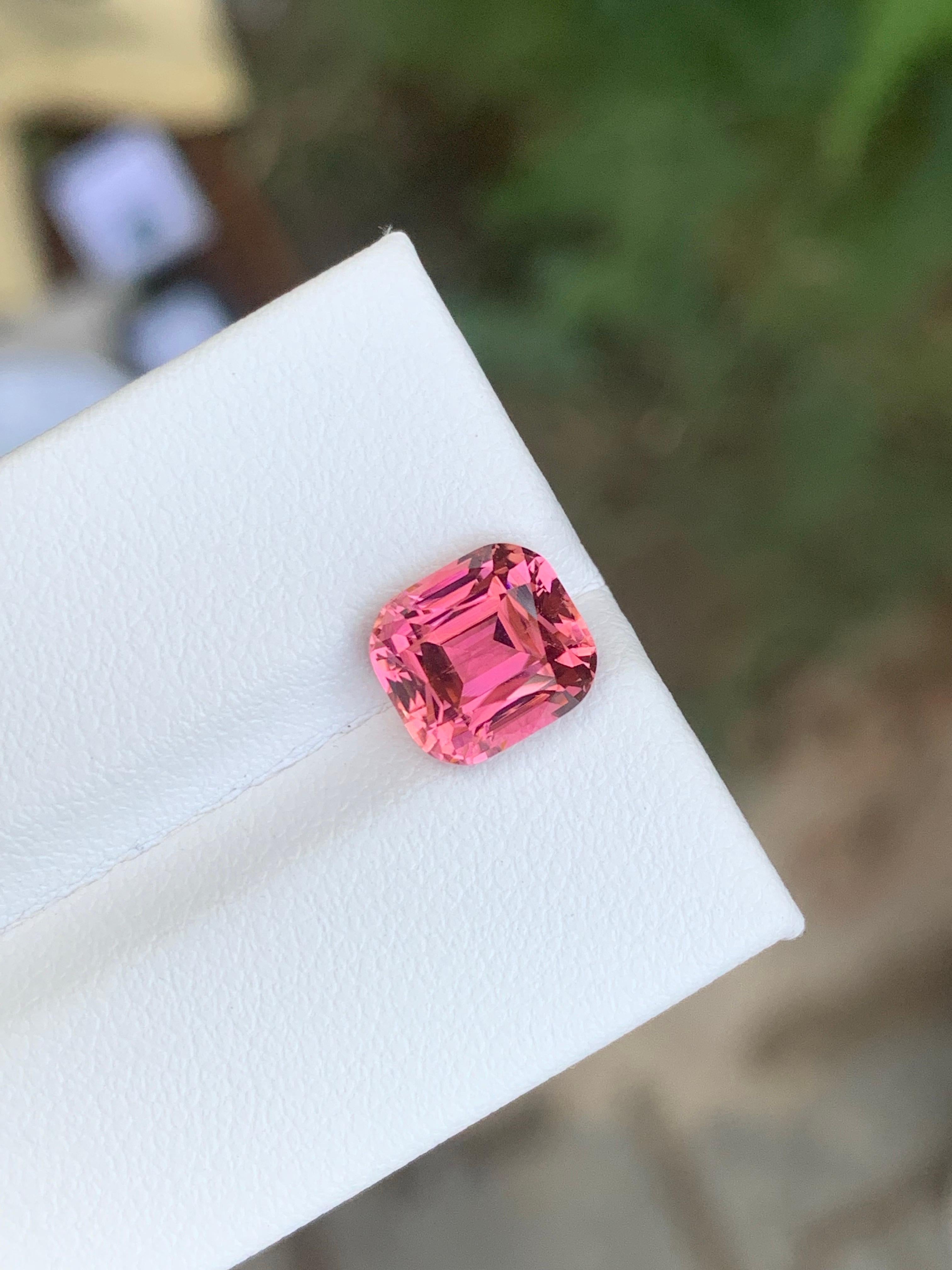 2,55 carati di tormalina rosa naturale sciolta con taglio a cuscino dall'Afghanistan in vendita 1