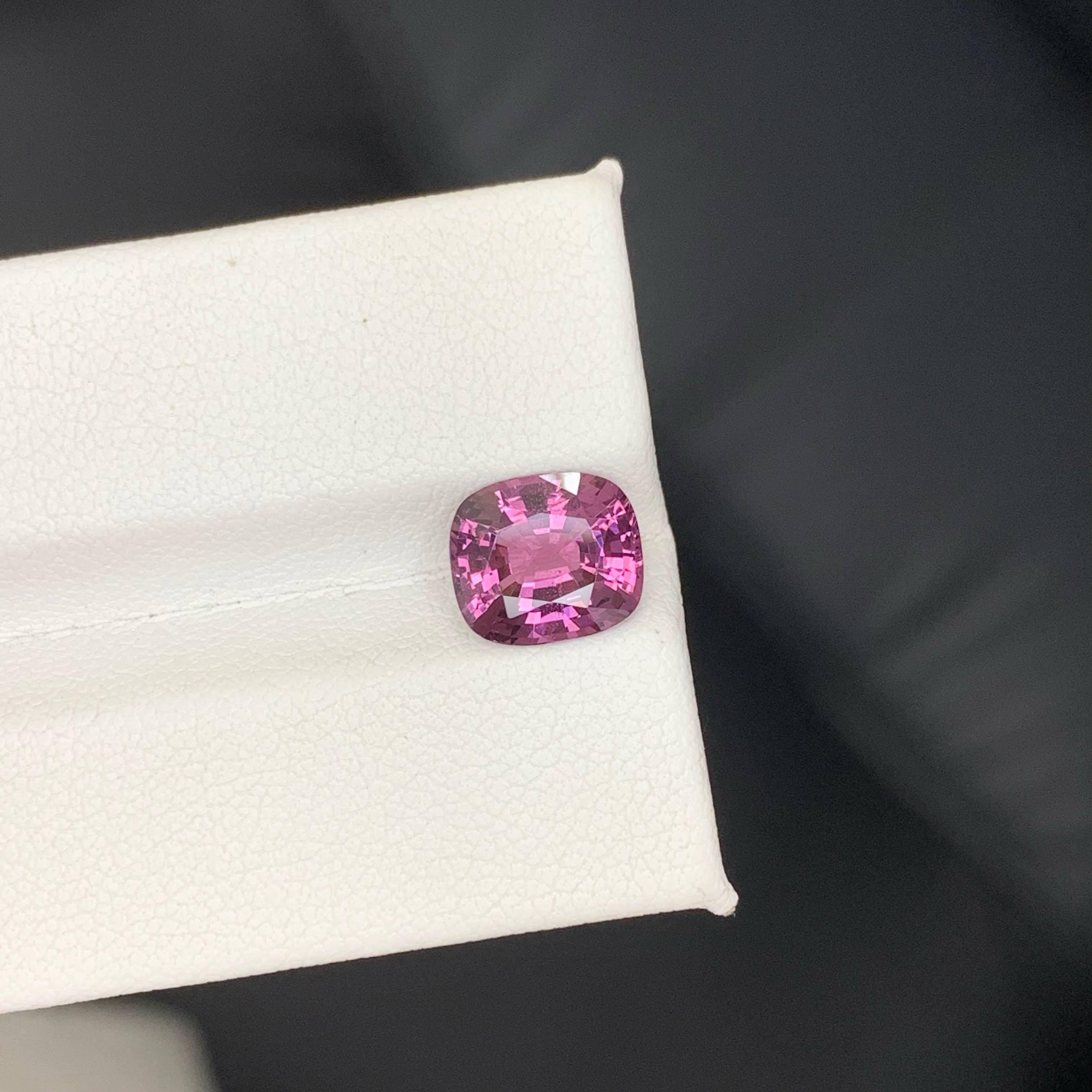 2,55 Carati di Spinello Rosa Purpureo Naturale Sciolto Pietra Gemma Birmana Taglio Cuscino in vendita 1