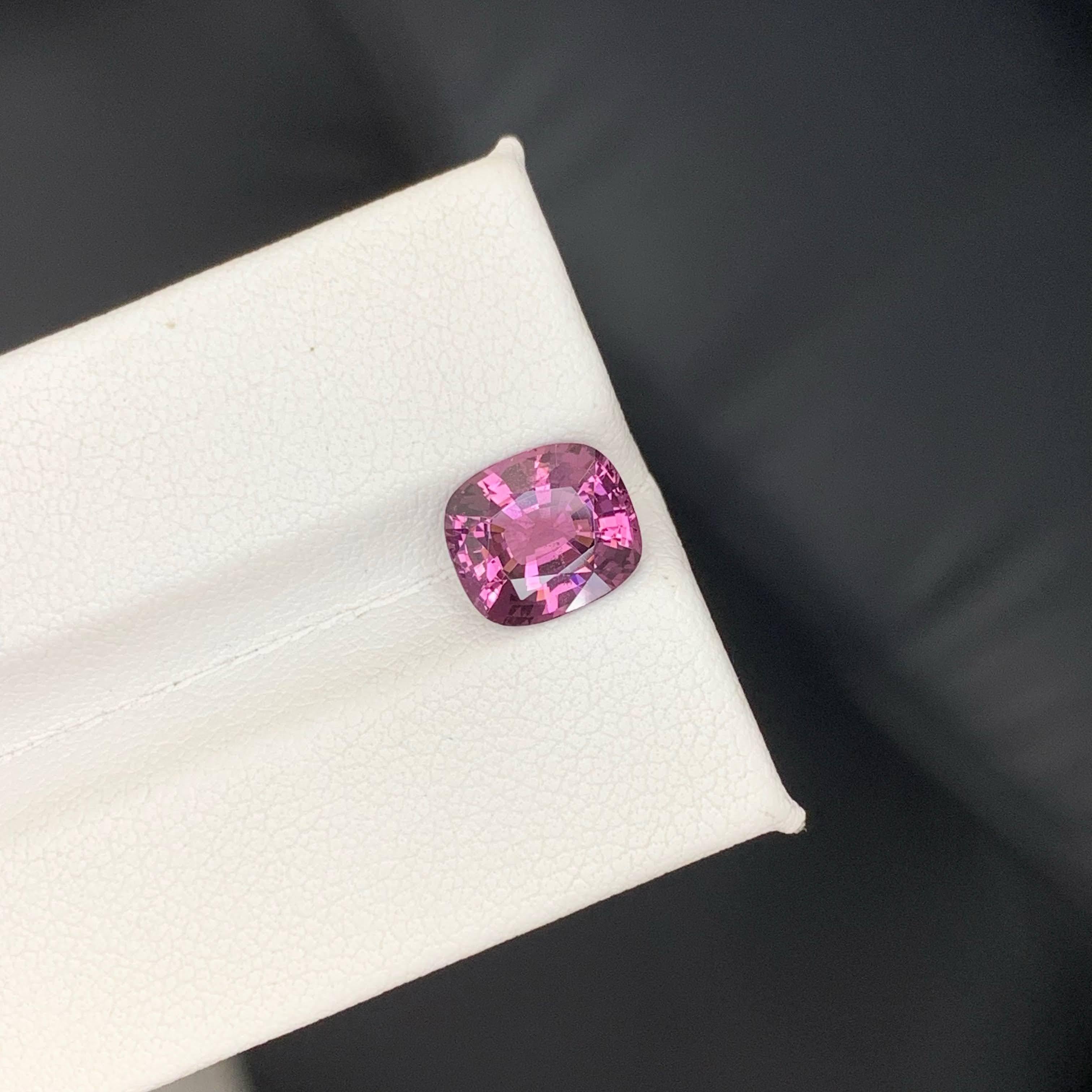 2,55 Carati di Spinello Rosa Purpureo Naturale Sciolto Pietra Gemma Birmana Taglio Cuscino in vendita 2