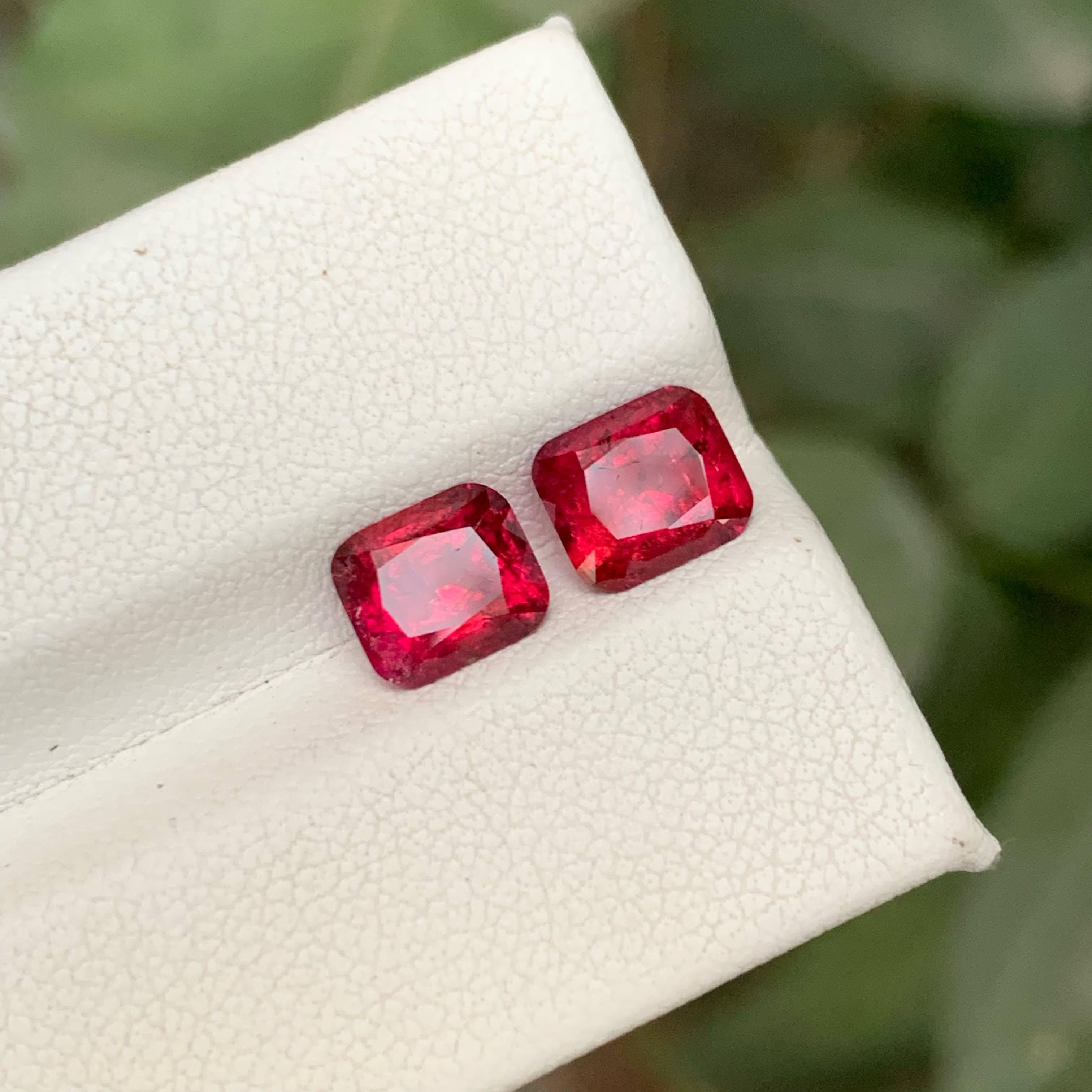 2.55 Carat Natural Loose Quality Rubelite Tourmaline Pair Cushion Cut Afghan Gem Neuf - En vente à Bangkok, TH