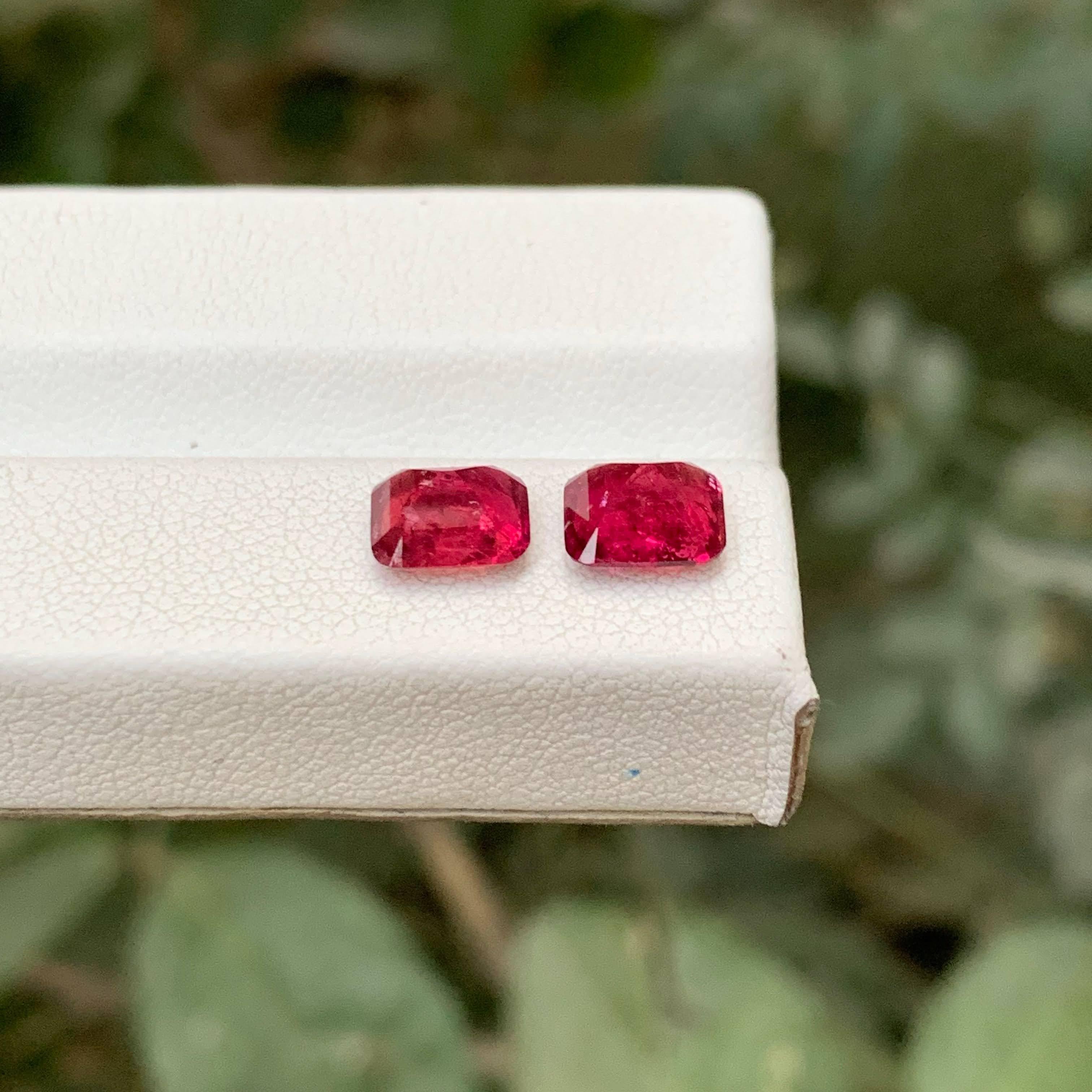 2.55 Carat Natural Loose Quality Rubelite Tourmaline Pair Cushion Cut Afghan Gem en vente 2