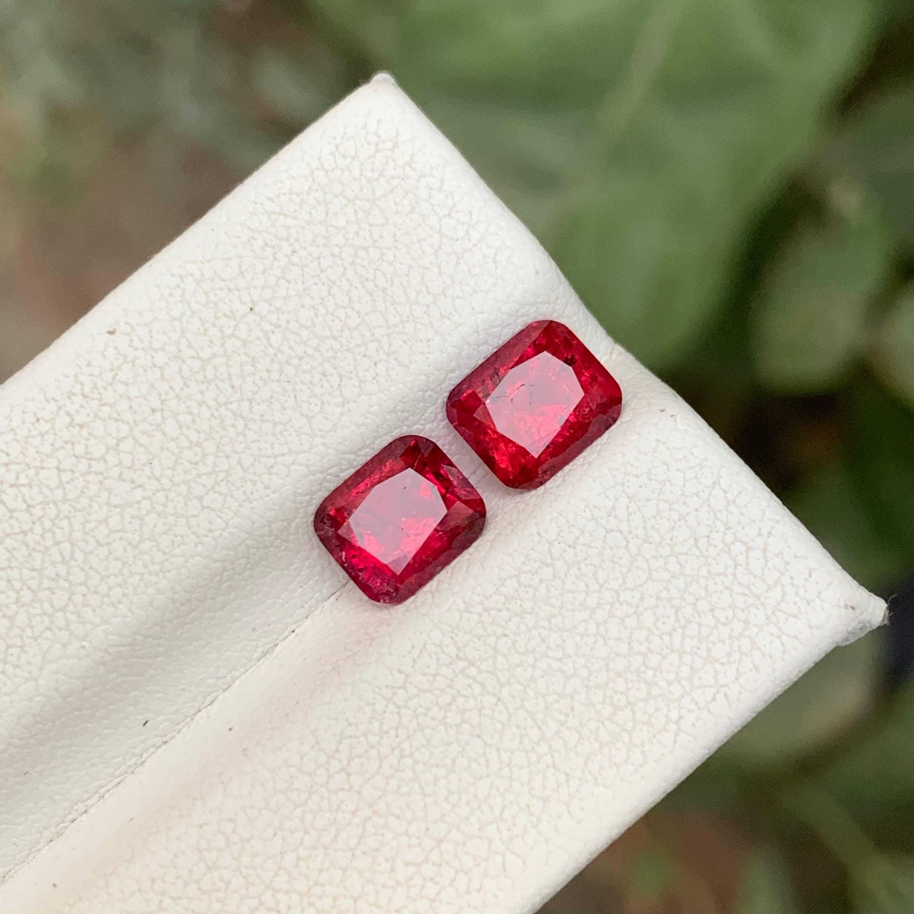 2.55 Carat Natural Loose Quality Rubelite Tourmaline Pair Cushion Cut Afghan Gem en vente 3