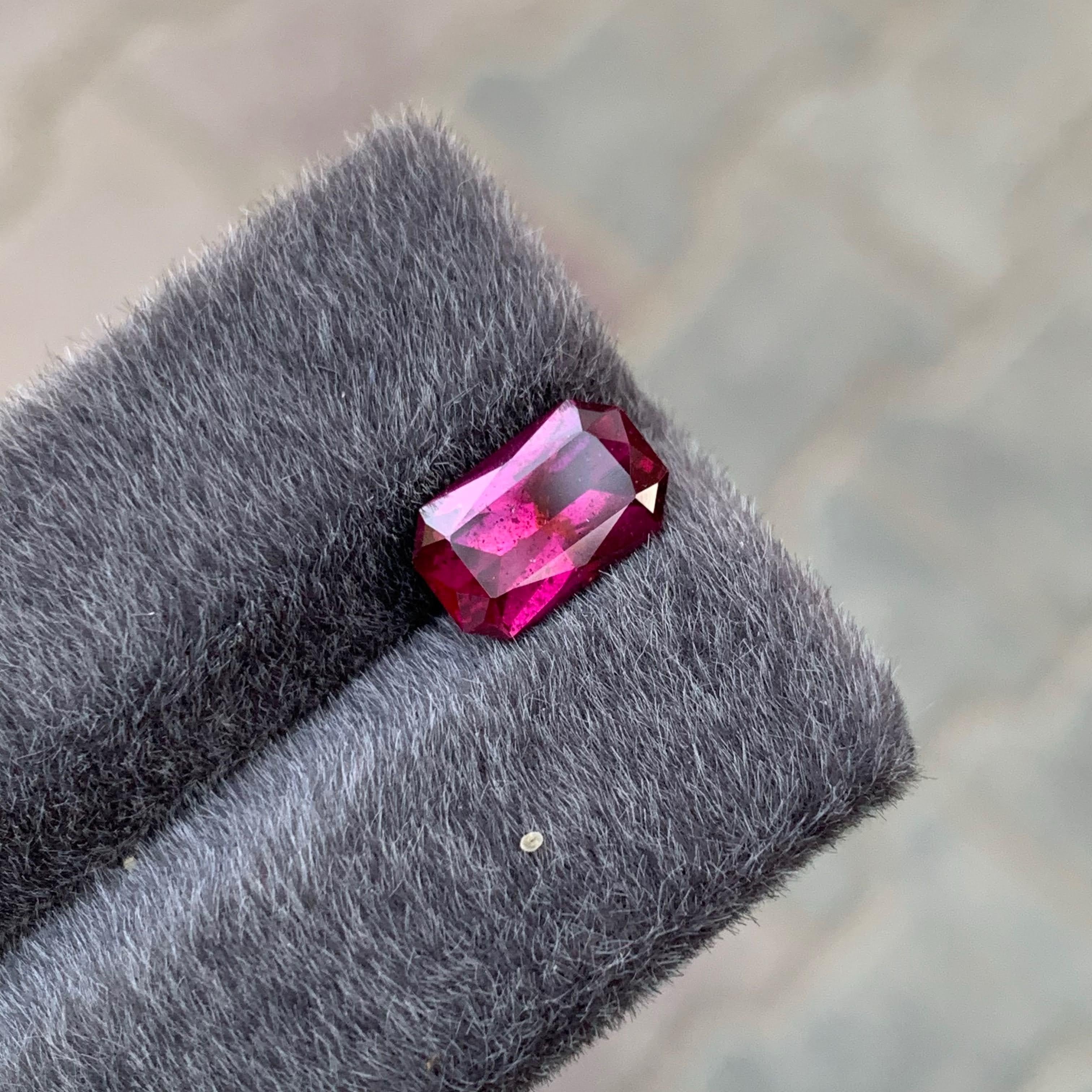 2,55 Karat natürlicher loser rötlich-rosa Granat Stein benutzerdefinierter Präzisionsschliff Edelstein (Gemischter Schliff) im Angebot