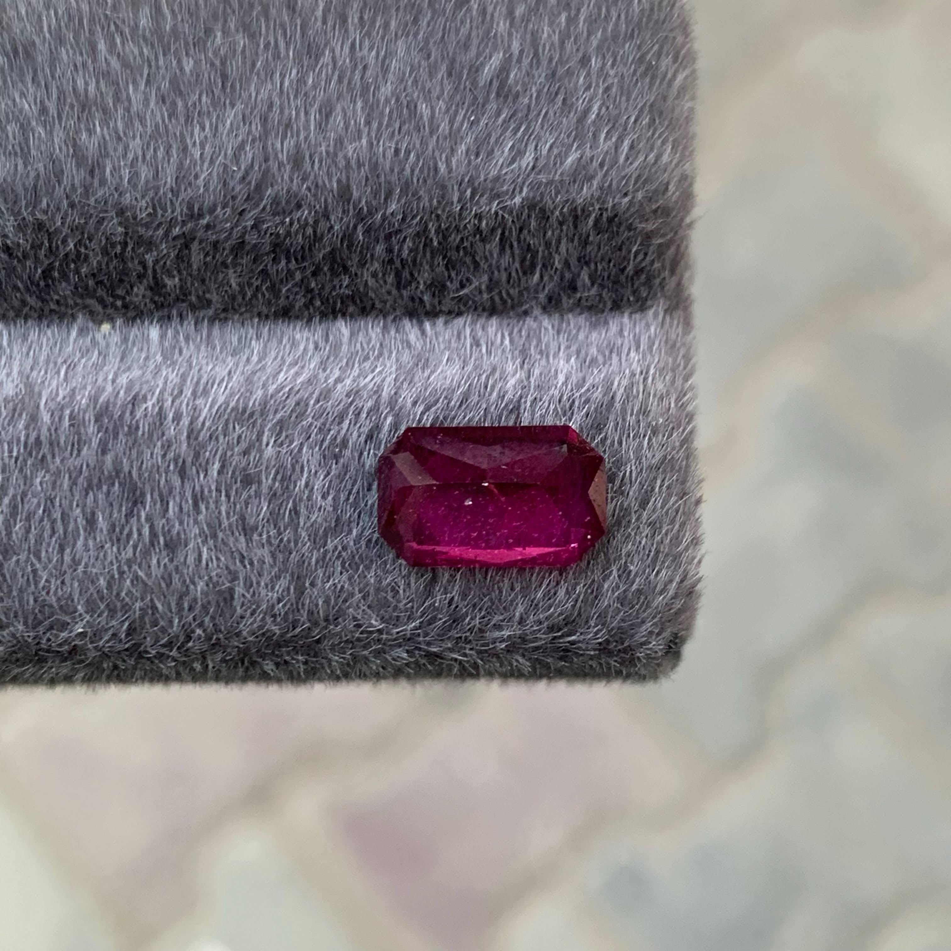 2,55 Karat natürlicher loser rötlich-rosa Granat Stein benutzerdefinierter Präzisionsschliff Edelstein für Damen oder Herren im Angebot