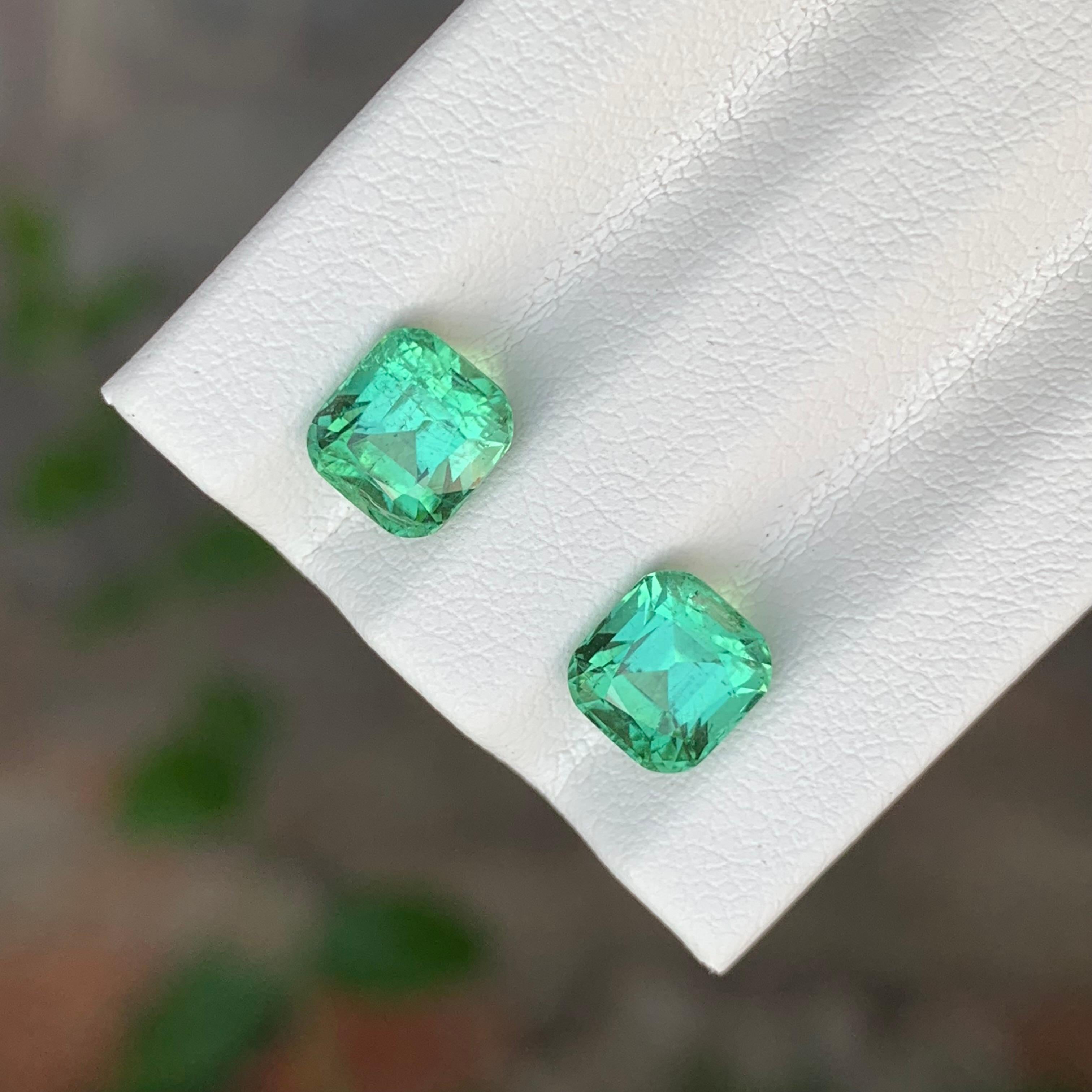 Paire de tourmalines naturelles non serties de 2,55 carats de forme coussin pour boucles d'oreilles Neuf - En vente à Peshawar, PK