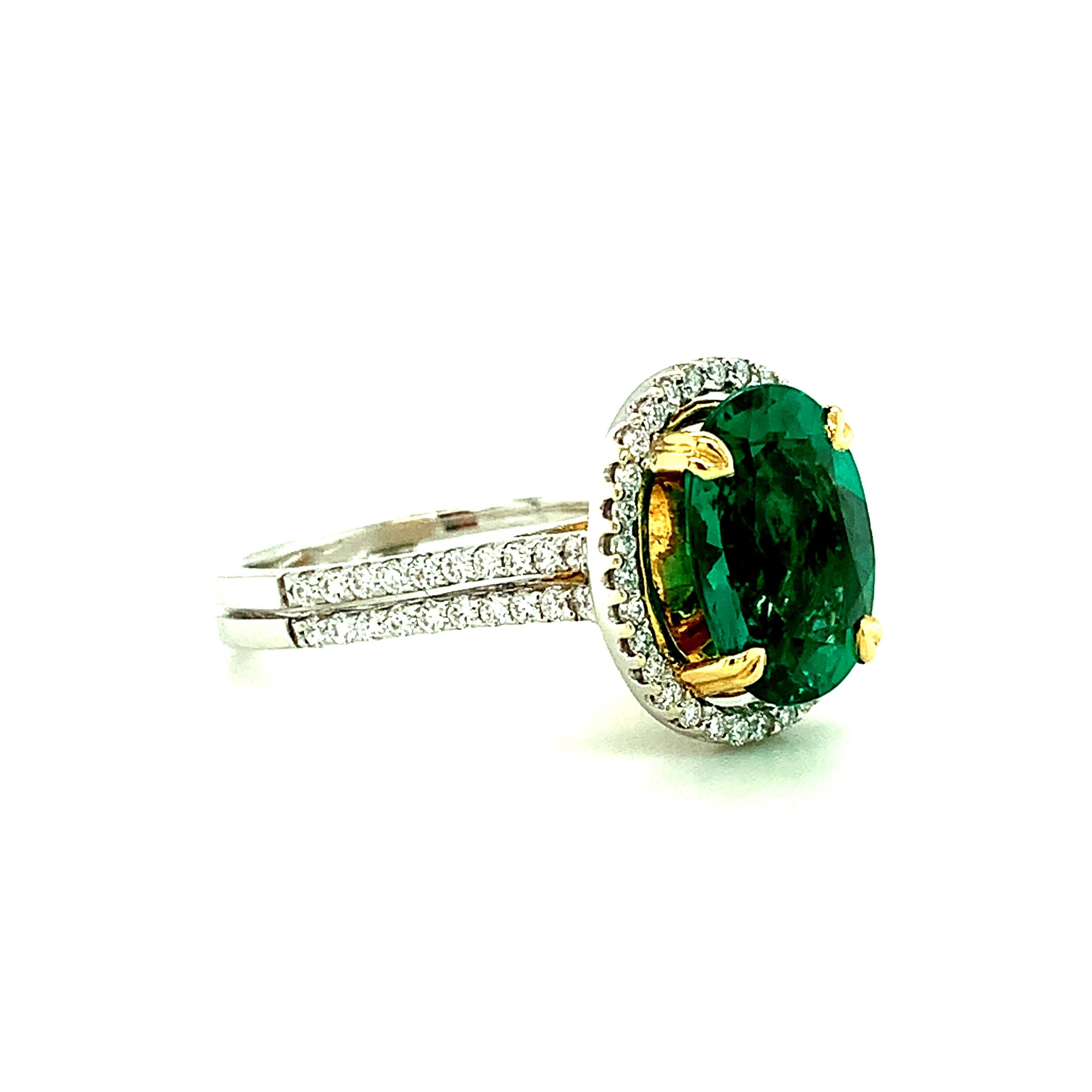 Oval Cut GIA Certified 2.52 Carat Emerald and Diamond Halo Cocktail Ring in 18k Gold For Sale