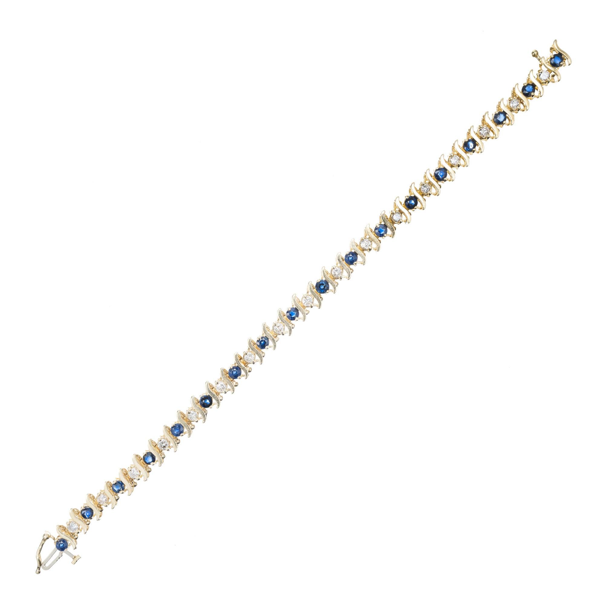 2.55 Carat Round Sapphire Diamond Yellow Gold S Link Bracelet  In Good Condition For Sale In Stamford, CT
