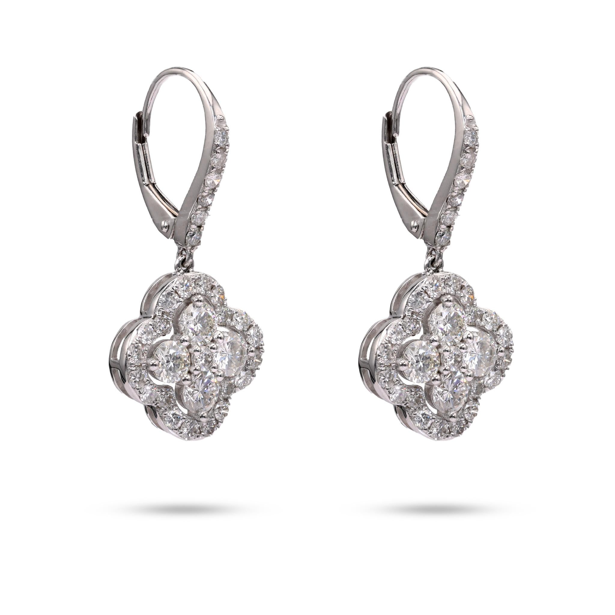 2.55 Carat Total Weight Diamond Platinum Earrings In Excellent Condition For Sale In Beverly Hills, CA