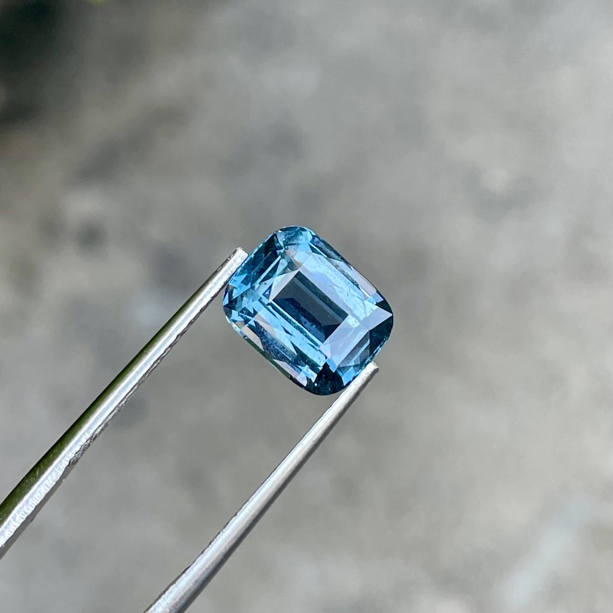2.55 Carats Light Blue Spinel Stone Cushion Cut Natural Tanzanian Gemstone In New Condition For Sale In Bangkok, TH