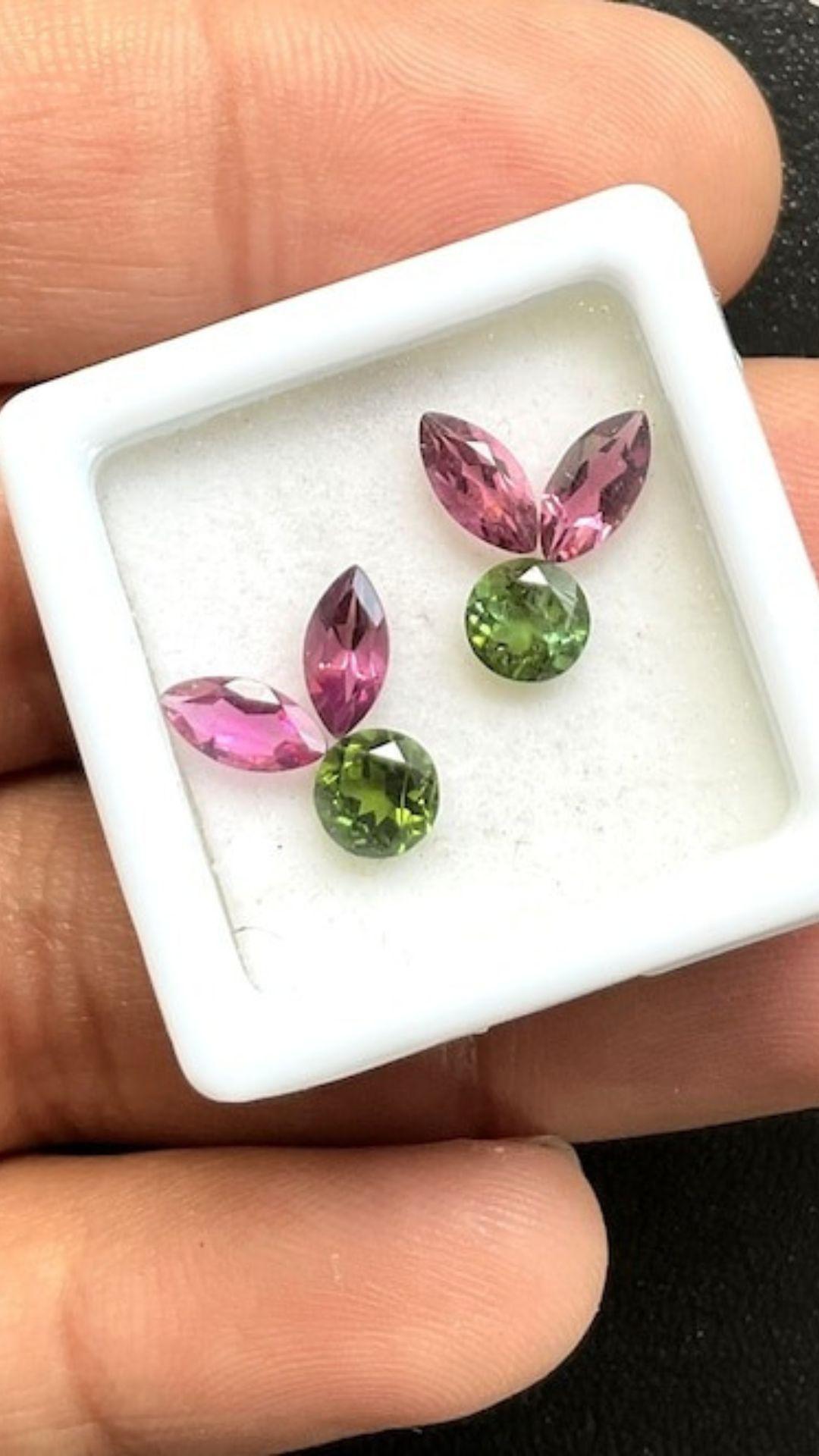 2.55 Carats Mix Matched Tourmaline Pair, Green and Pink Tourmaline In New Condition For Sale In Jaipur, RJ