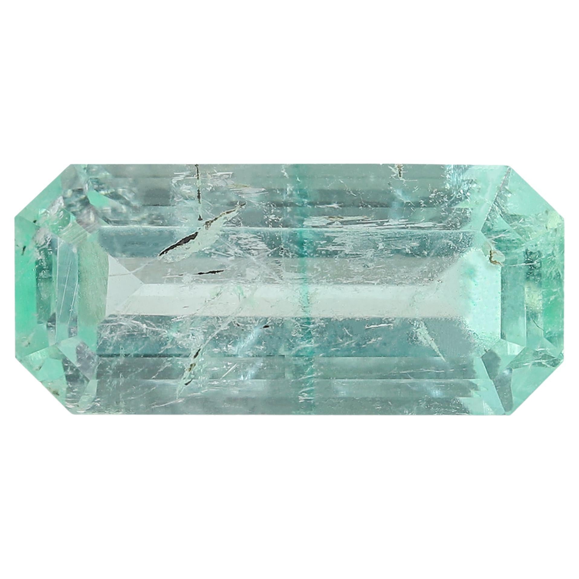 2.55 Carats Natural Certified Punjsher Emerald Stone For Sale