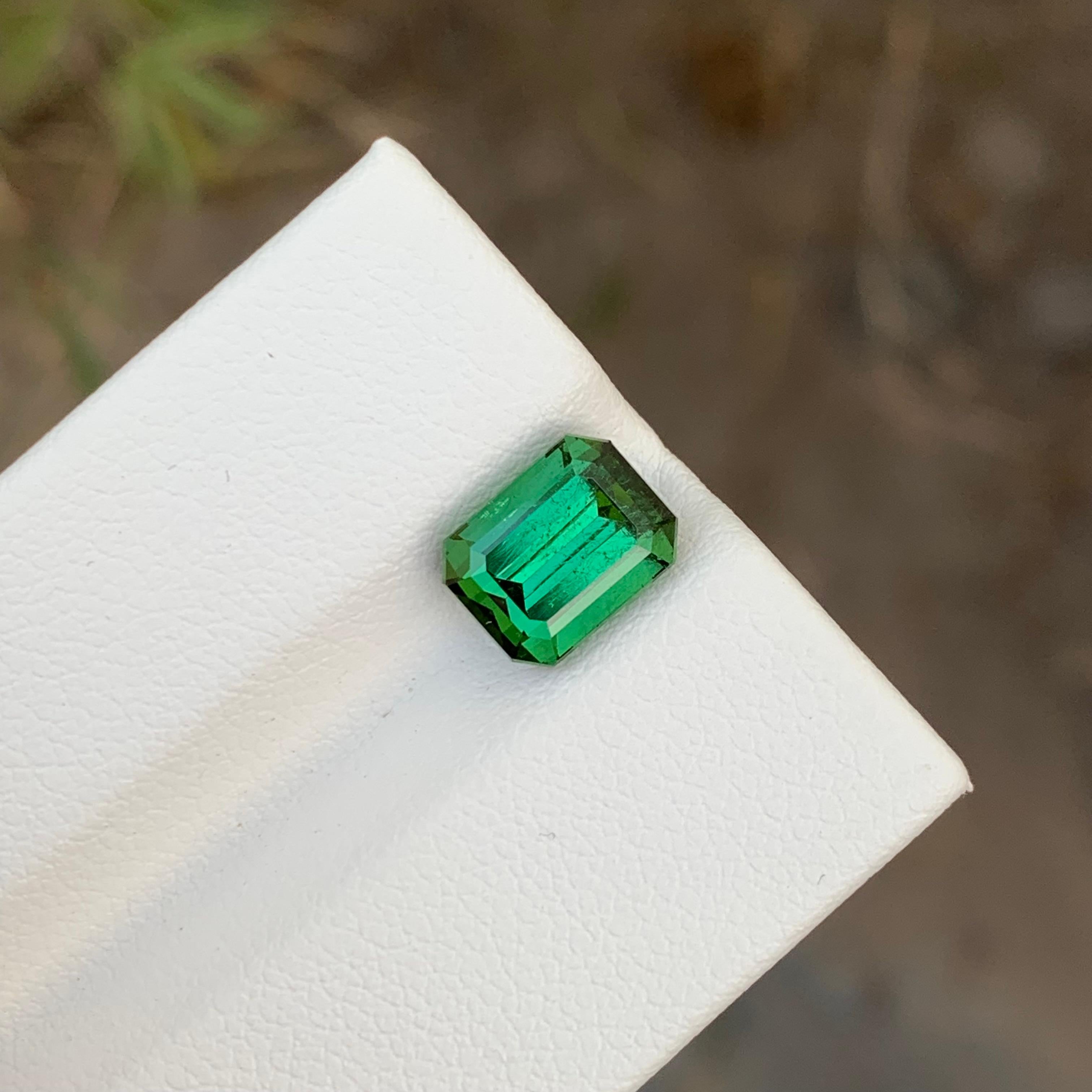 2.55 Carats Natural Loose Emerald Shape Green Tourmaline Gem For Ring  For Sale 4