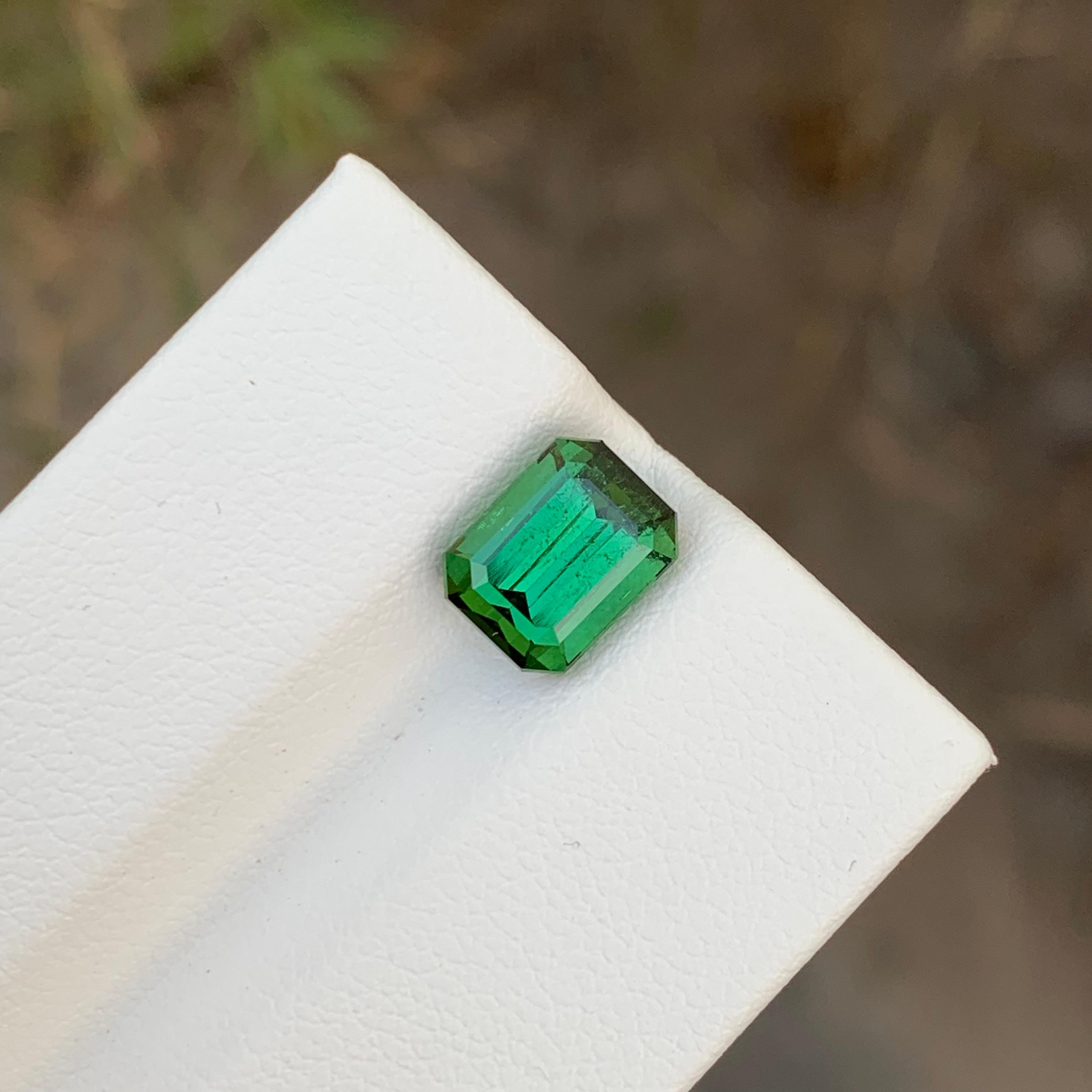 2.55 Carats Natural Loose Emerald Shape Green Tourmaline Gem For Ring  In New Condition For Sale In Peshawar, PK