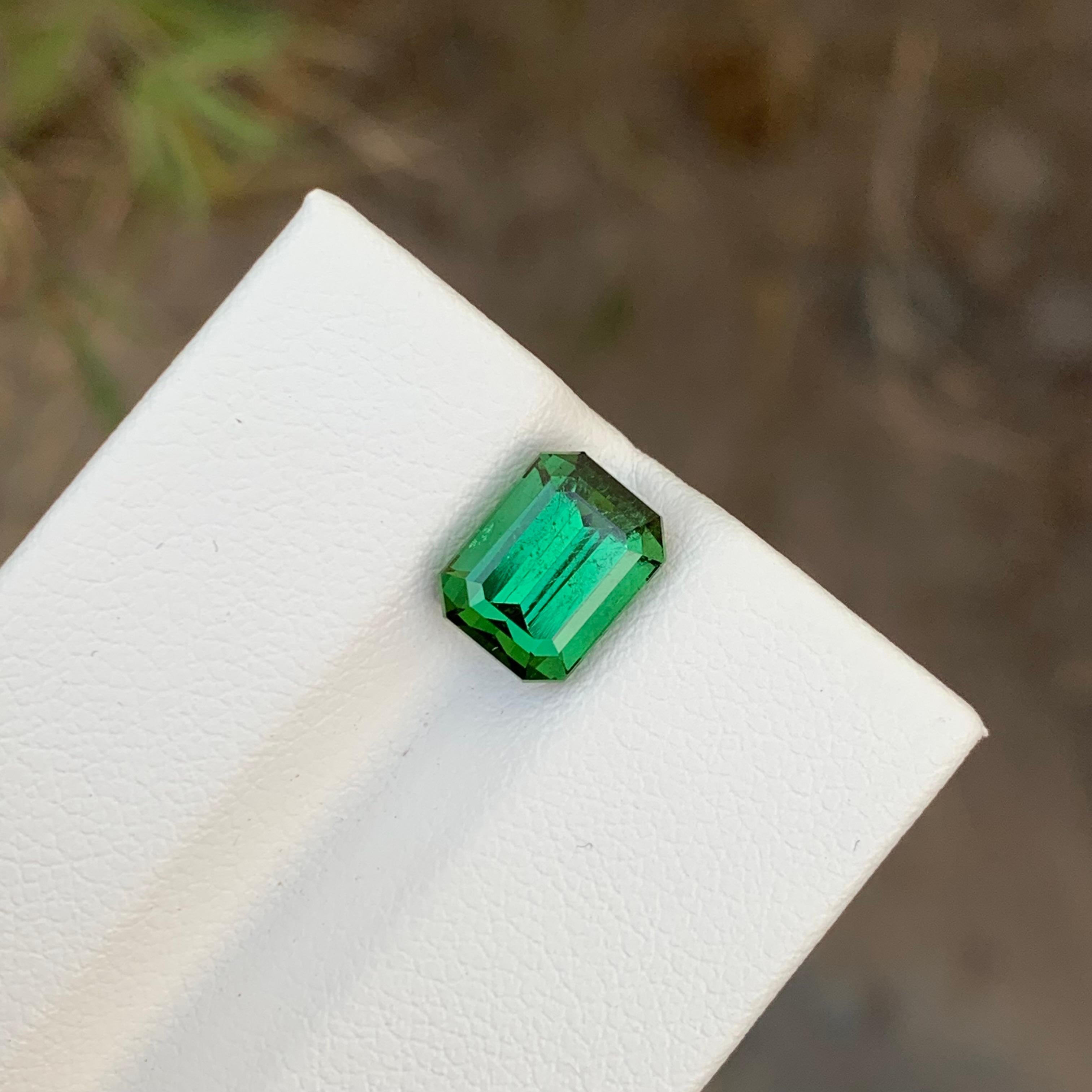 2.55 Carats Natural Loose Emerald Shape Green Tourmaline Gem For Ring  For Sale 3