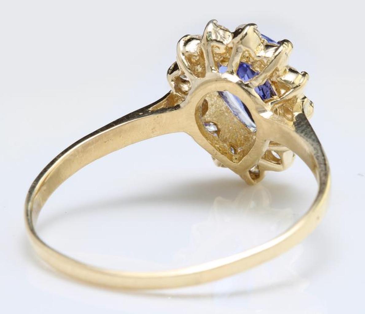 2.55 Carat Natural Splendid Tanzanite and Diamond 14K Solid Yellow Gold Ring In New Condition For Sale In Los Angeles, CA
