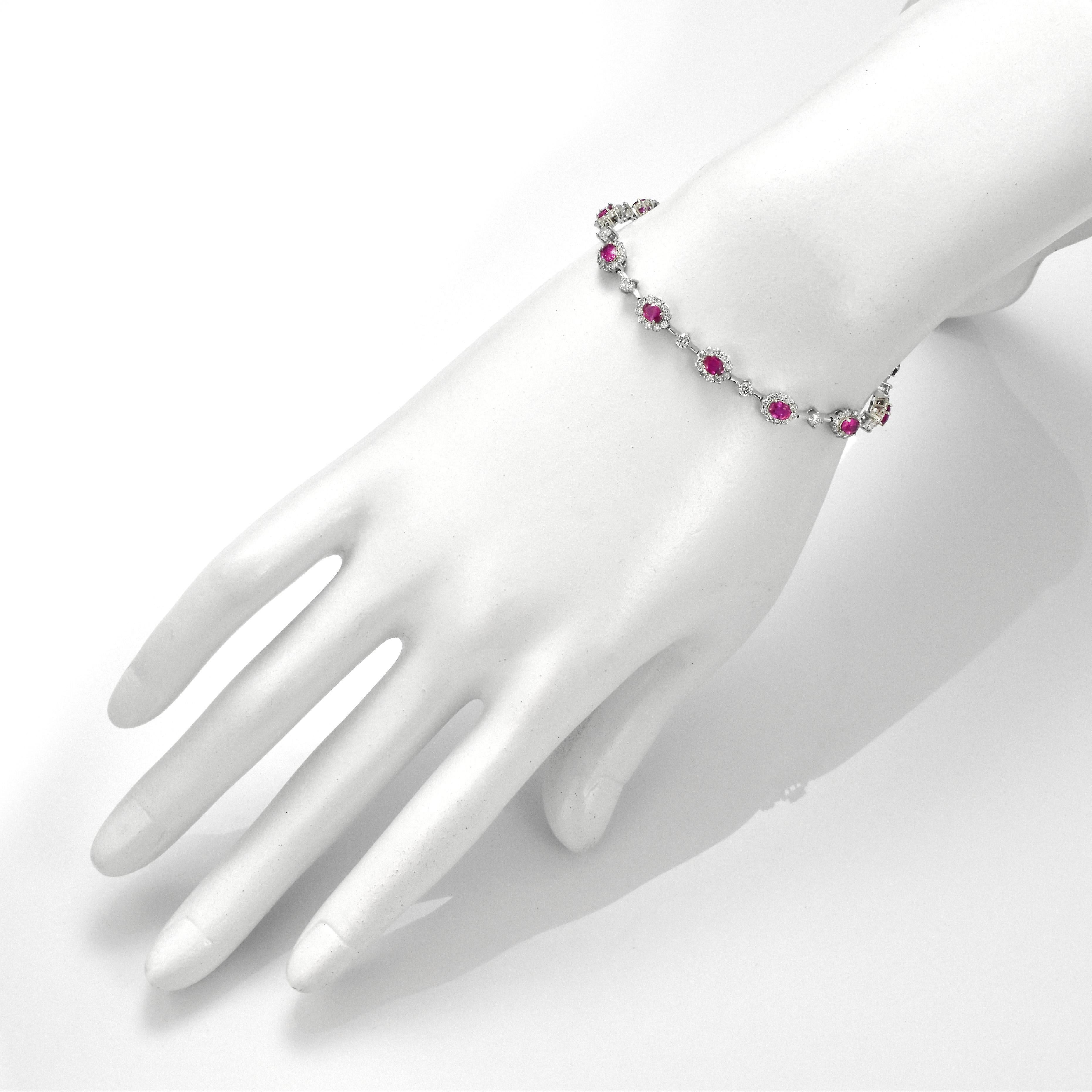 2.55 Karat Unerhitzte Rubine & Diamanten Tennis-Armband aus Platin (Ovalschliff) im Angebot