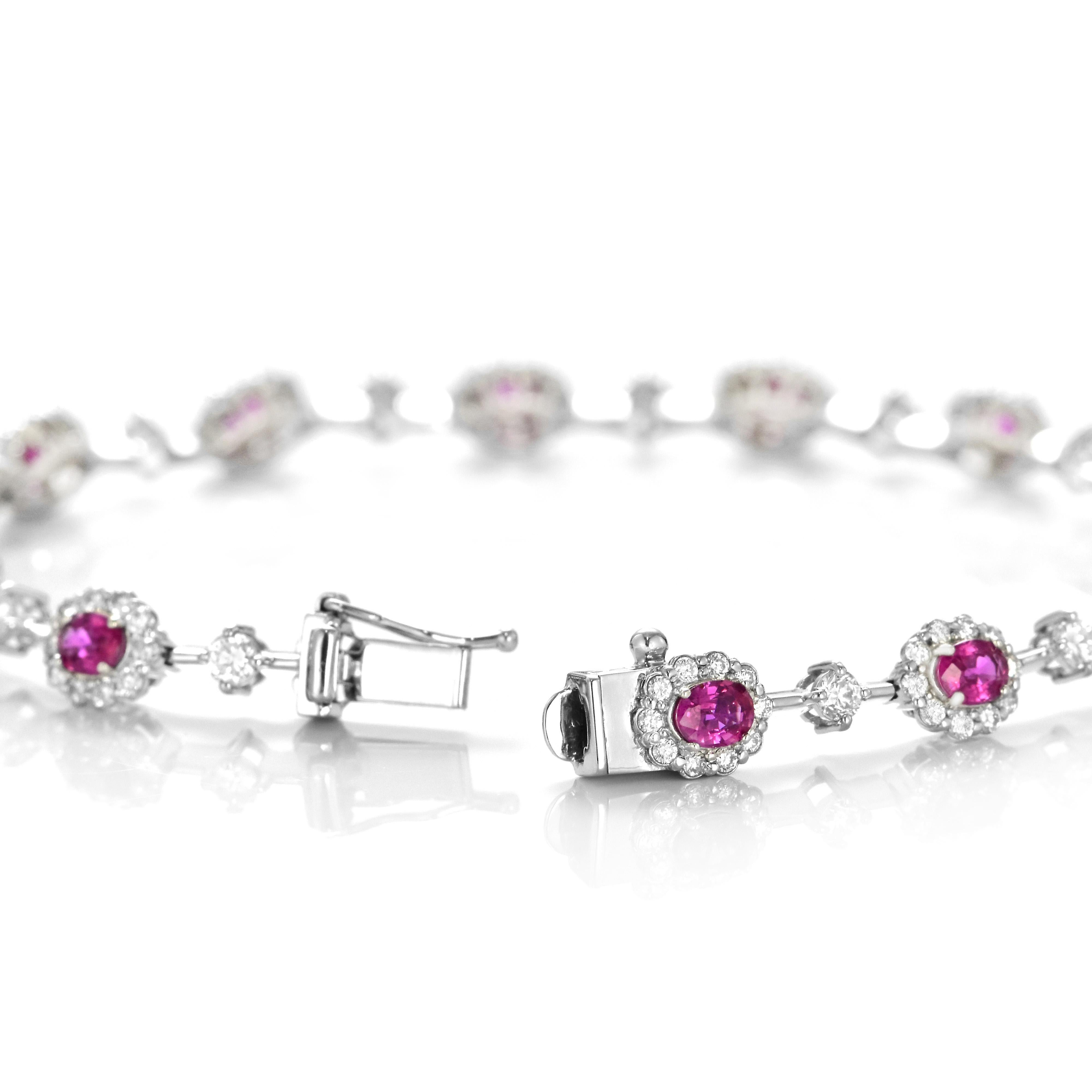 2.55 Karat Unerhitzte Rubine & Diamanten Tennis-Armband aus Platin im Zustand „Neu“ im Angebot in Tokyo, JP