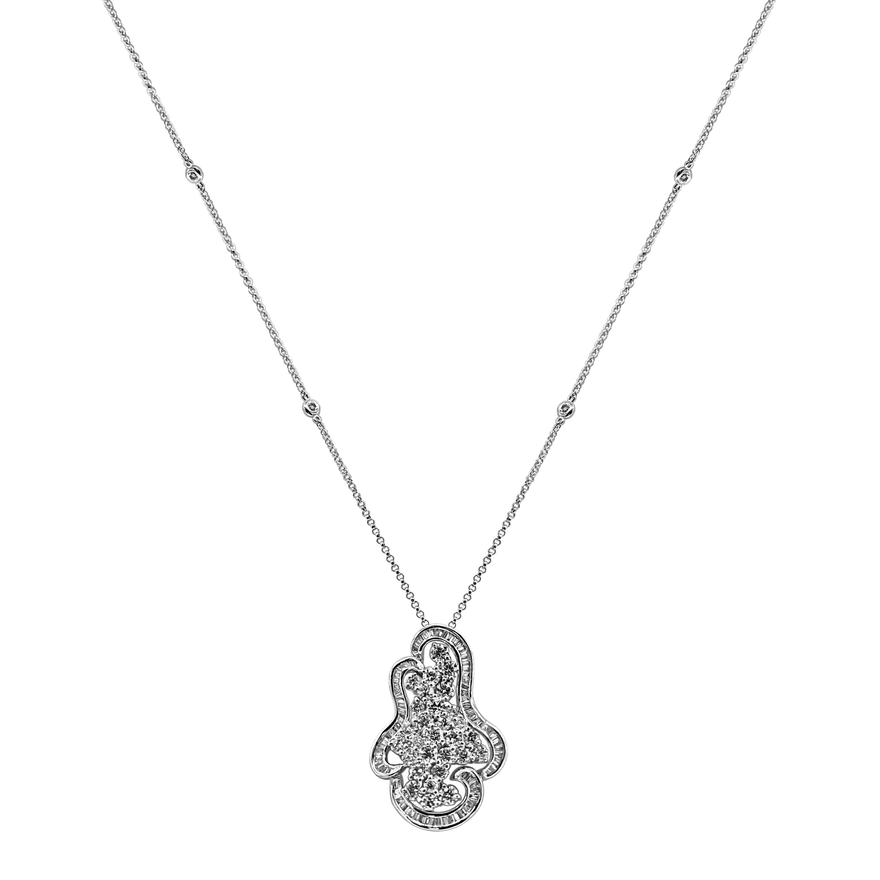 125 White Diamonds: 2.55 Carats
Metal: 18K White Gold, 7.82 Grams
