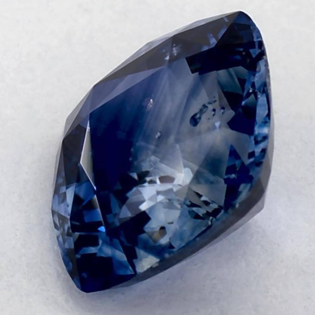 2.55 Karat Blauer Saphir Cushion Loser Edelstein Damen im Angebot