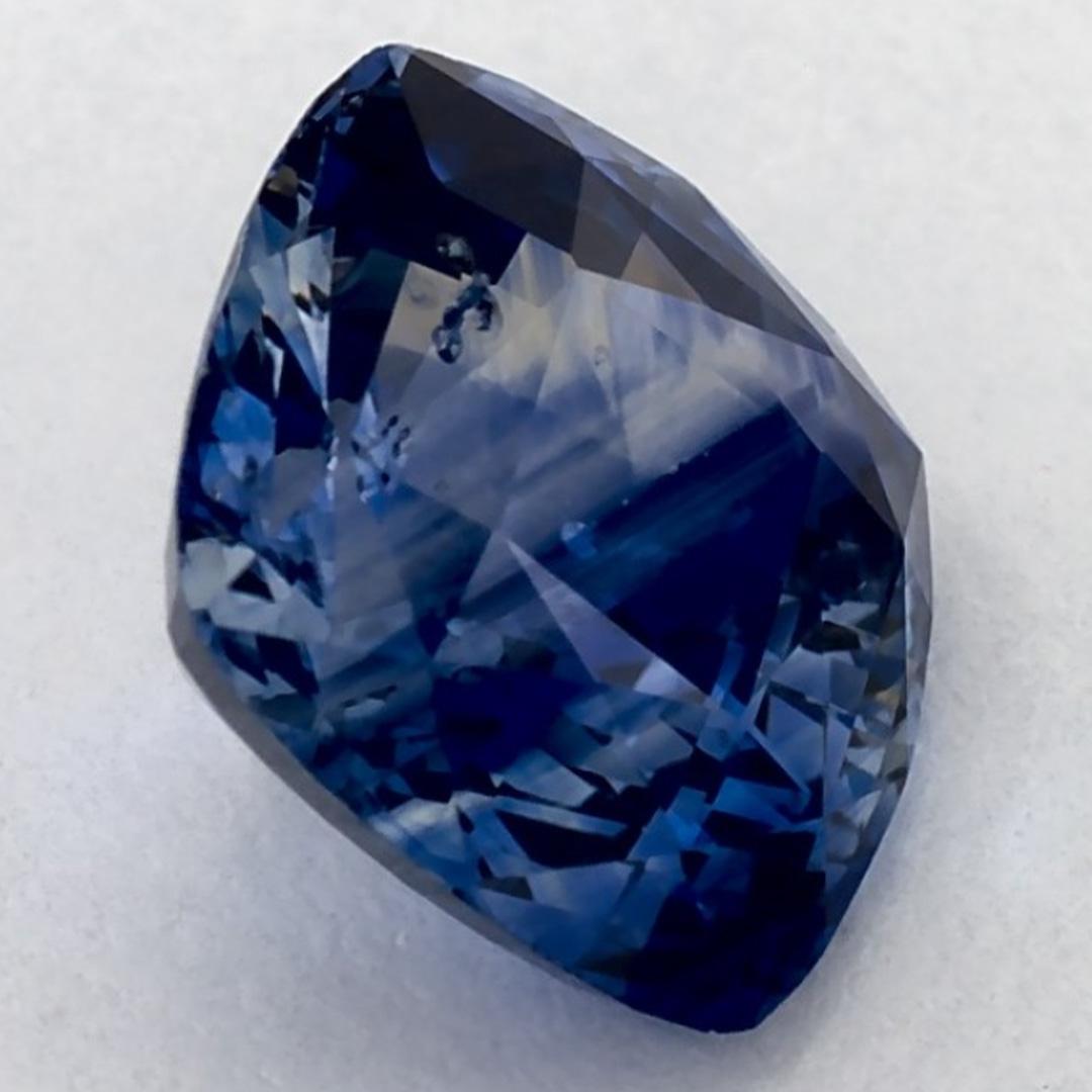 2.55 Karat Blauer Saphir Cushion Loser Edelstein im Angebot 2