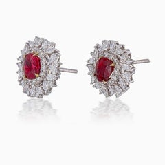 Orecchino con diamante di 2,55 carati GRS Sangue di piccione birmano senza calore in oro 18 carati