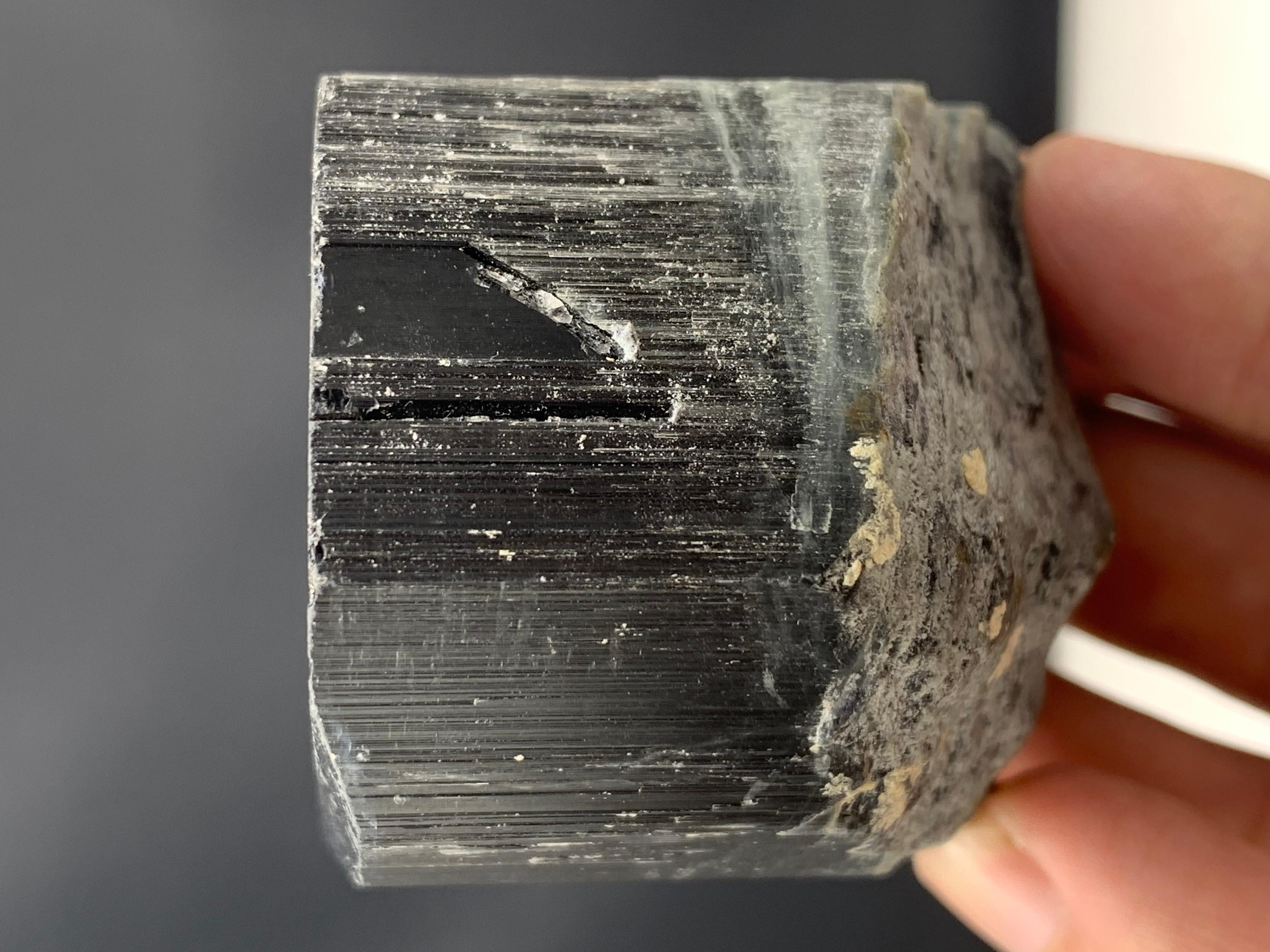 255.07 Gramm Schöner schwarzer Turmalin-Kristall aus Afghanistan  im Angebot 3