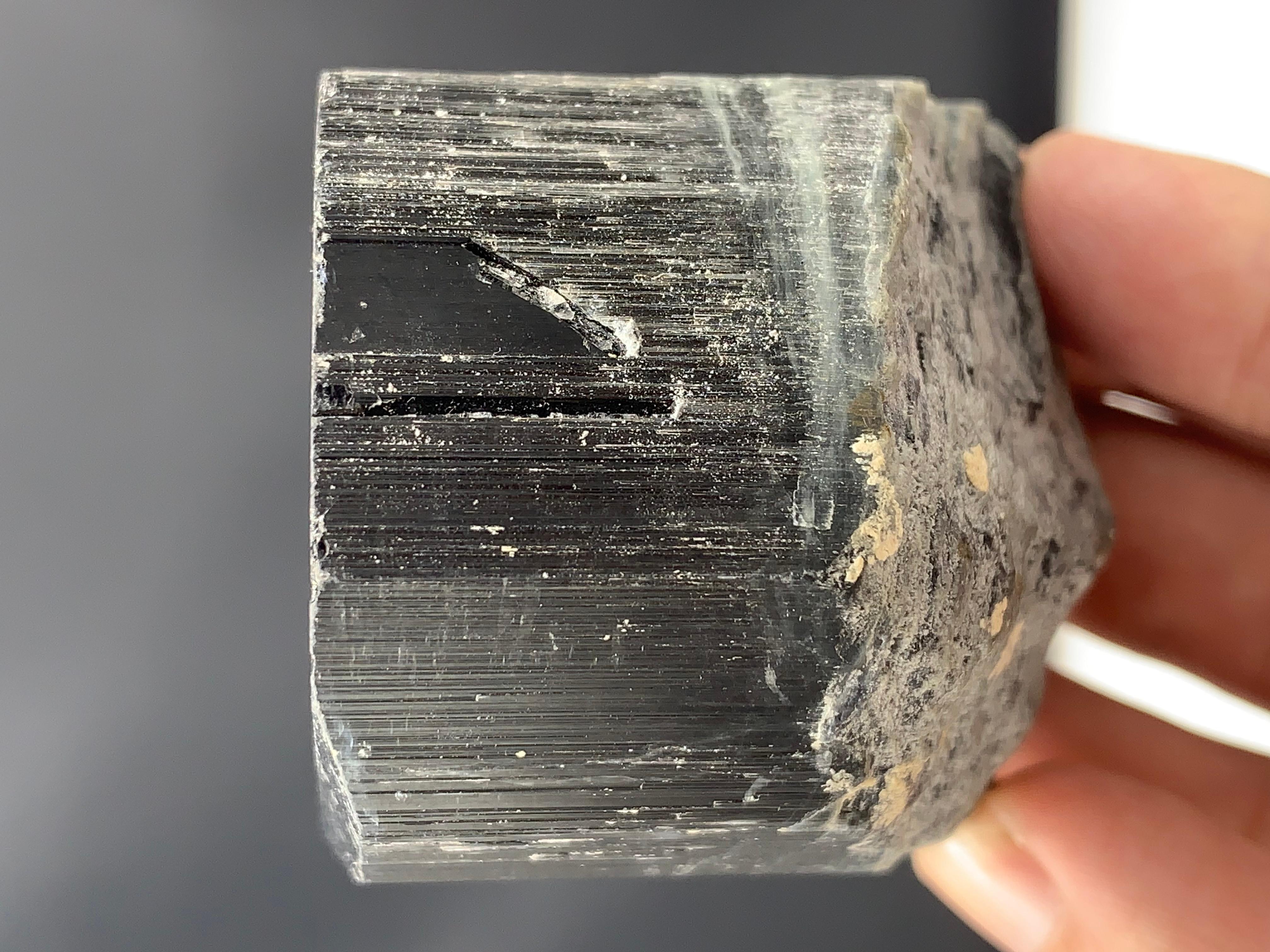 255.07 Gramm Schöner schwarzer Turmalin-Kristall aus Afghanistan  im Angebot 4